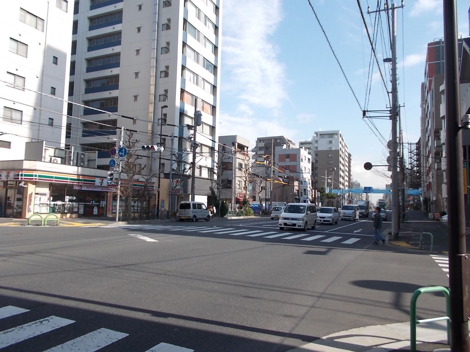 『新大橋通り』沿いの立地