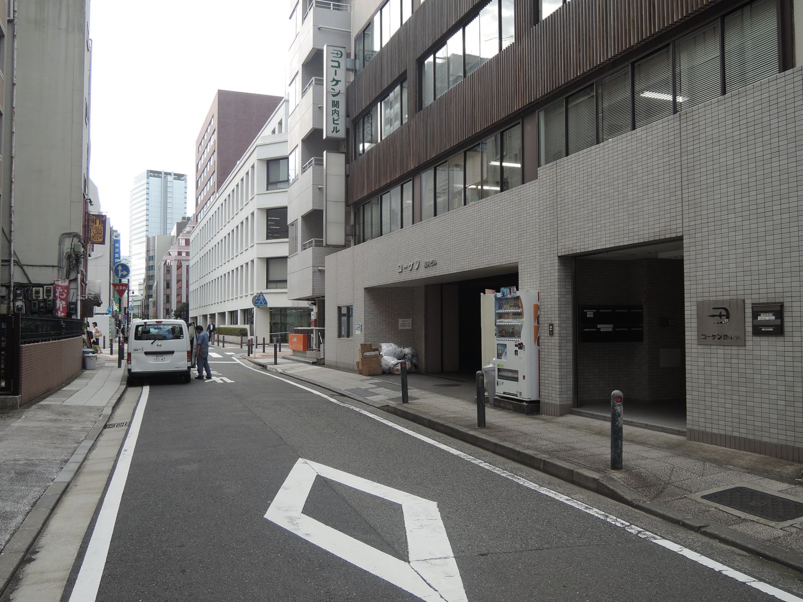 コーケン関内ビル前面通り