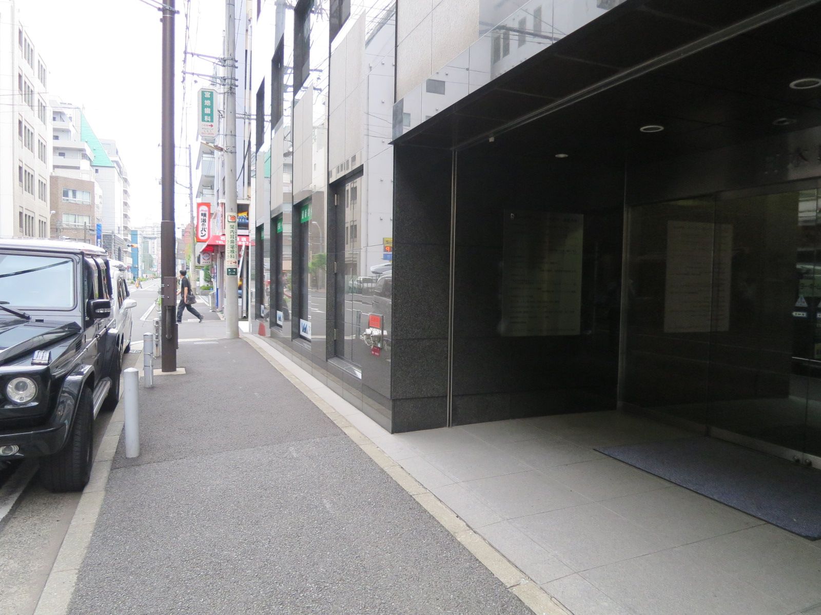 ヨコハマNSビル前面通り