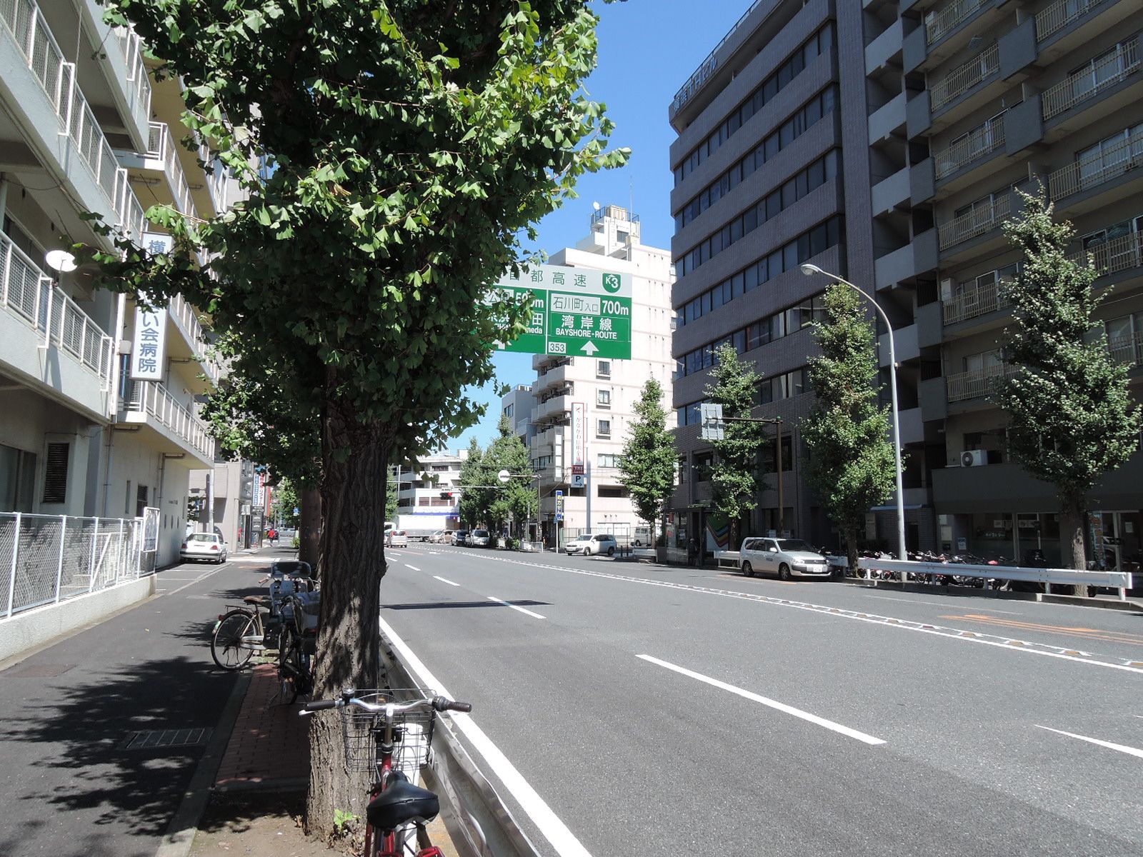 横浜THビル前面通り