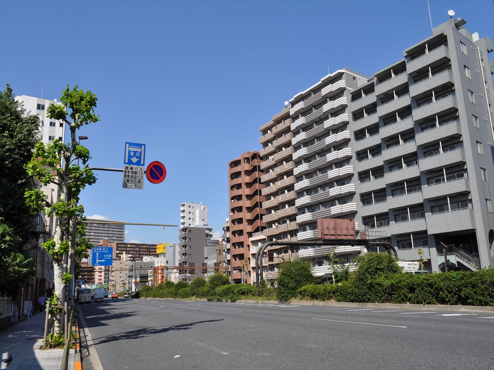 周辺には多くのマンション
