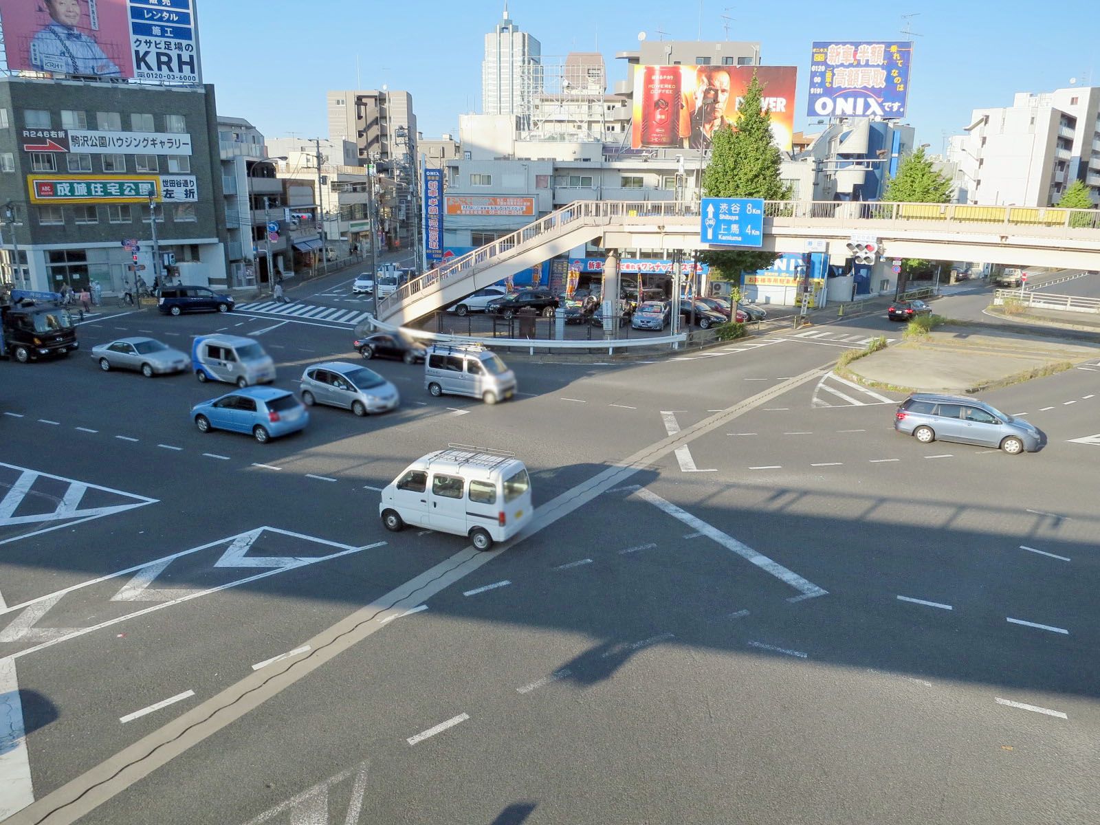 瀬田交差点向かい