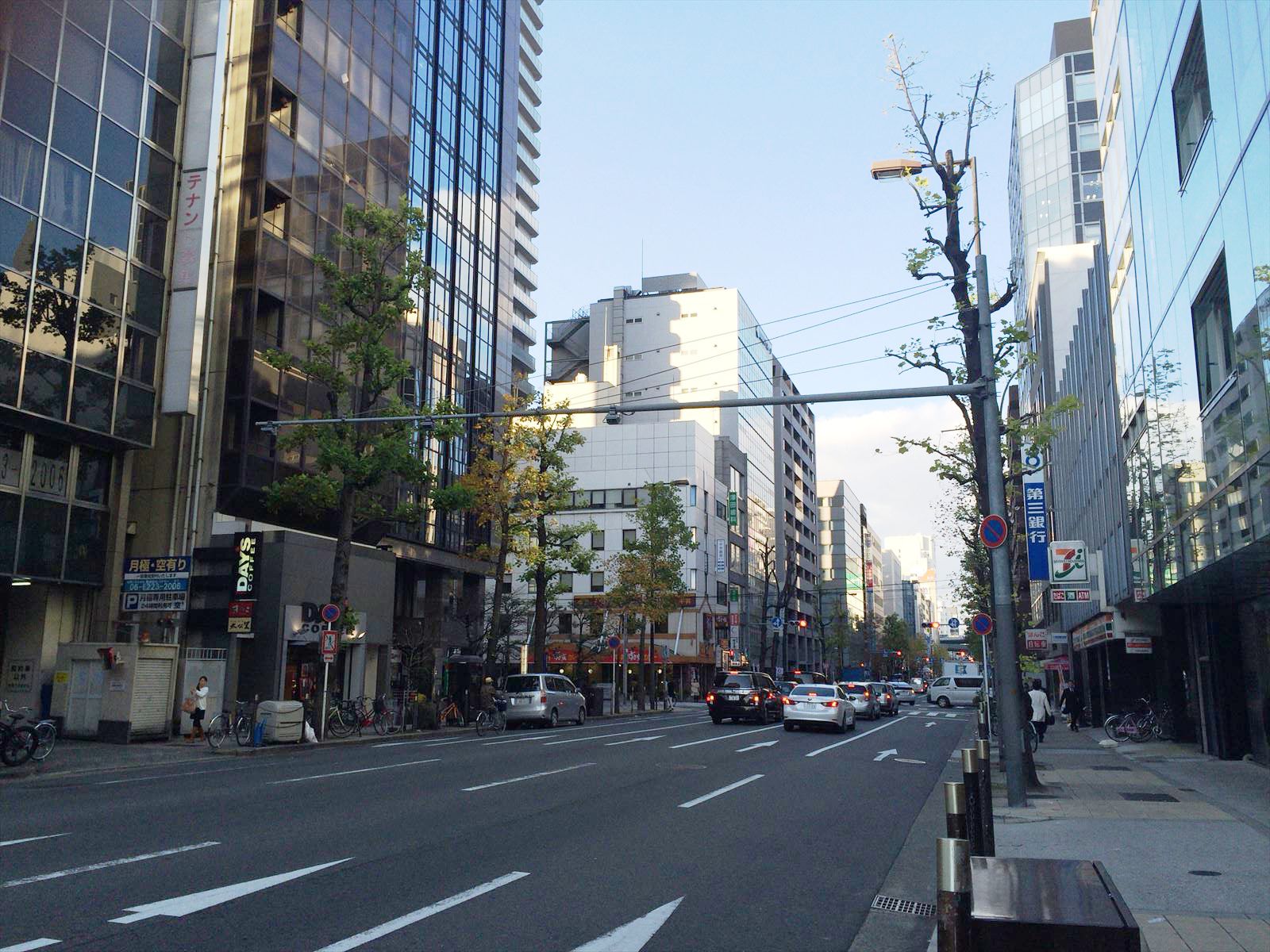 交通量多い大通り