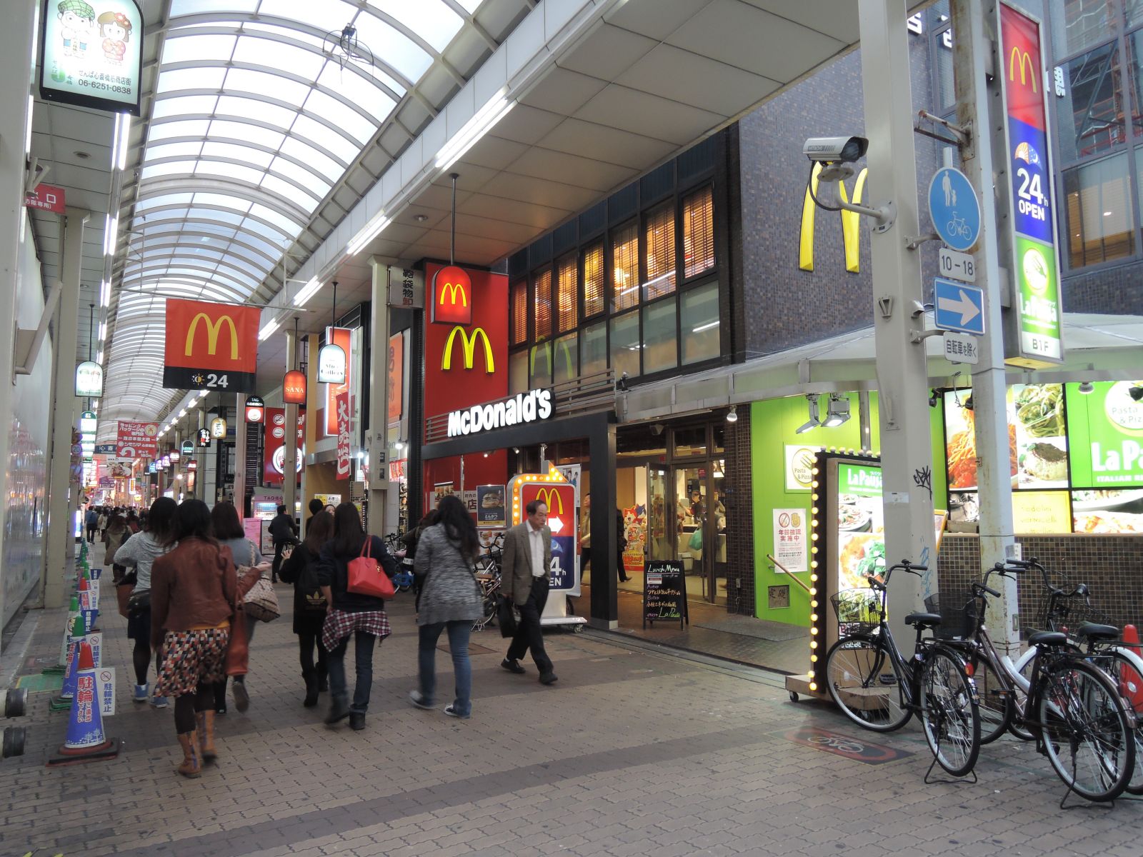 商店街まですぐ近く