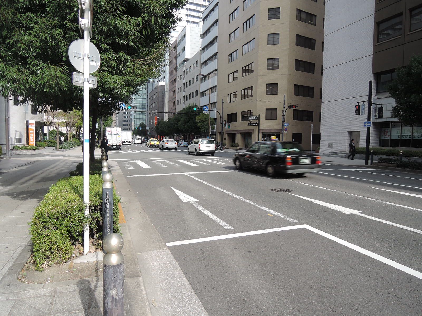 前面の道路
