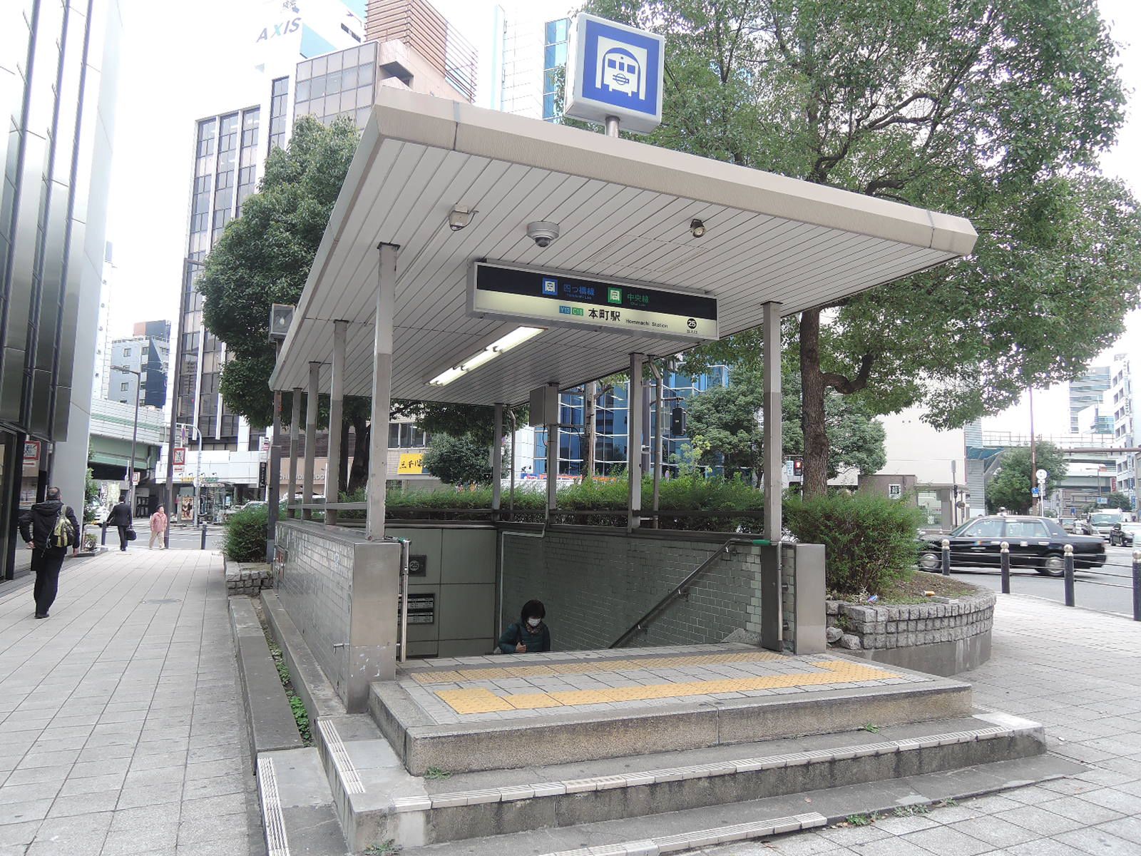 最寄りの「本町駅」