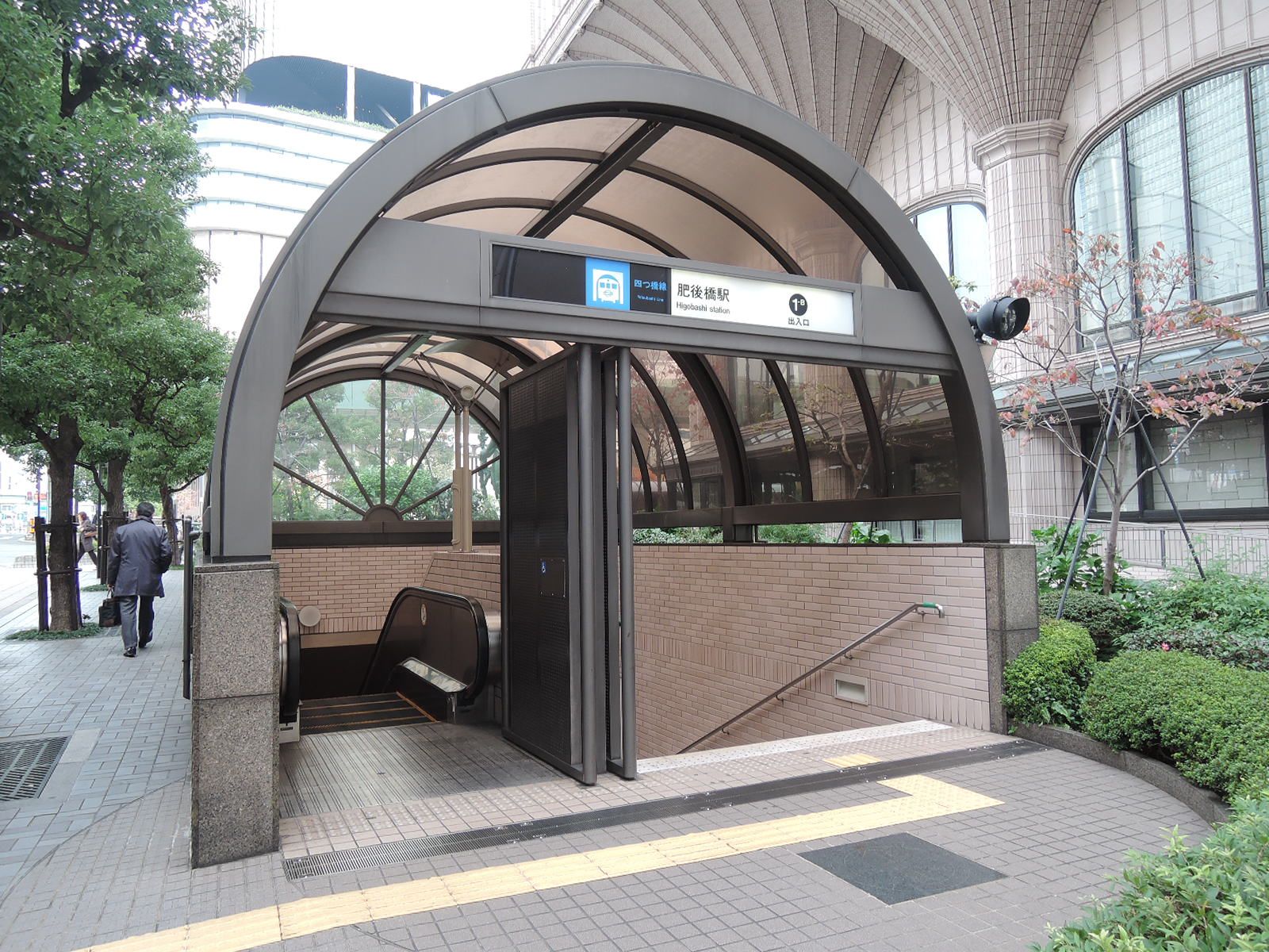 最寄りの「肥後橋駅」