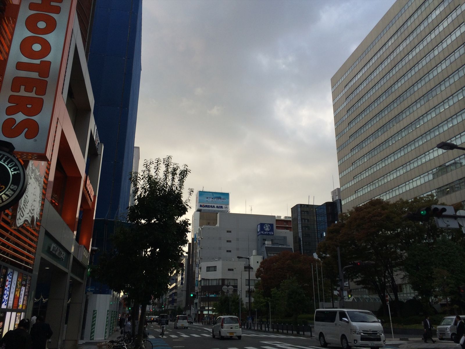 飲食店も多数並ぶエリア