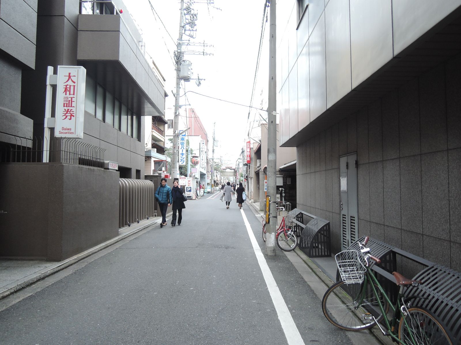 事務所物件周辺にはコインパーキングも