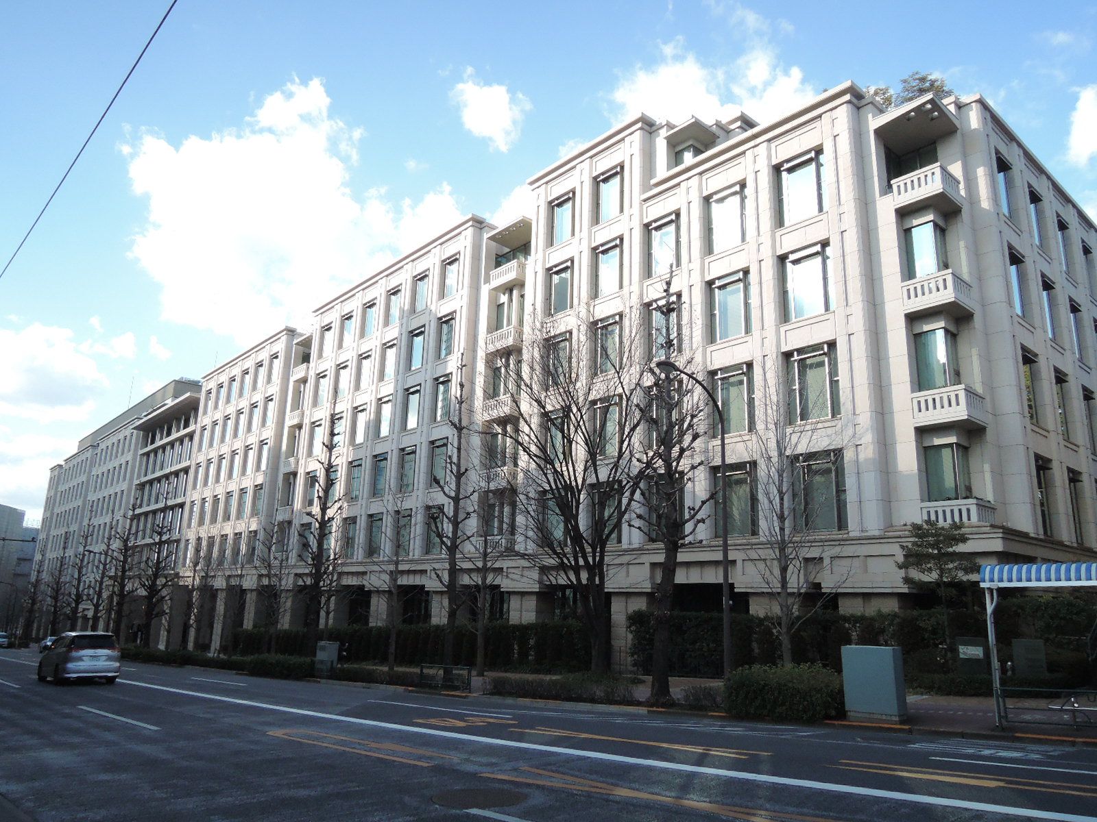 少し歩いた場所のガーデンシティ品川御殿山
