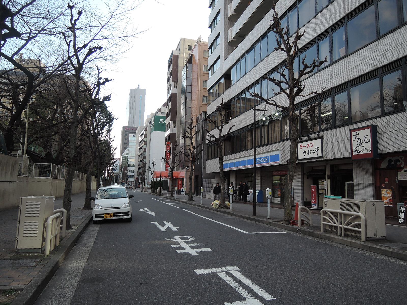 錦ハーモニービル前の通りの様子