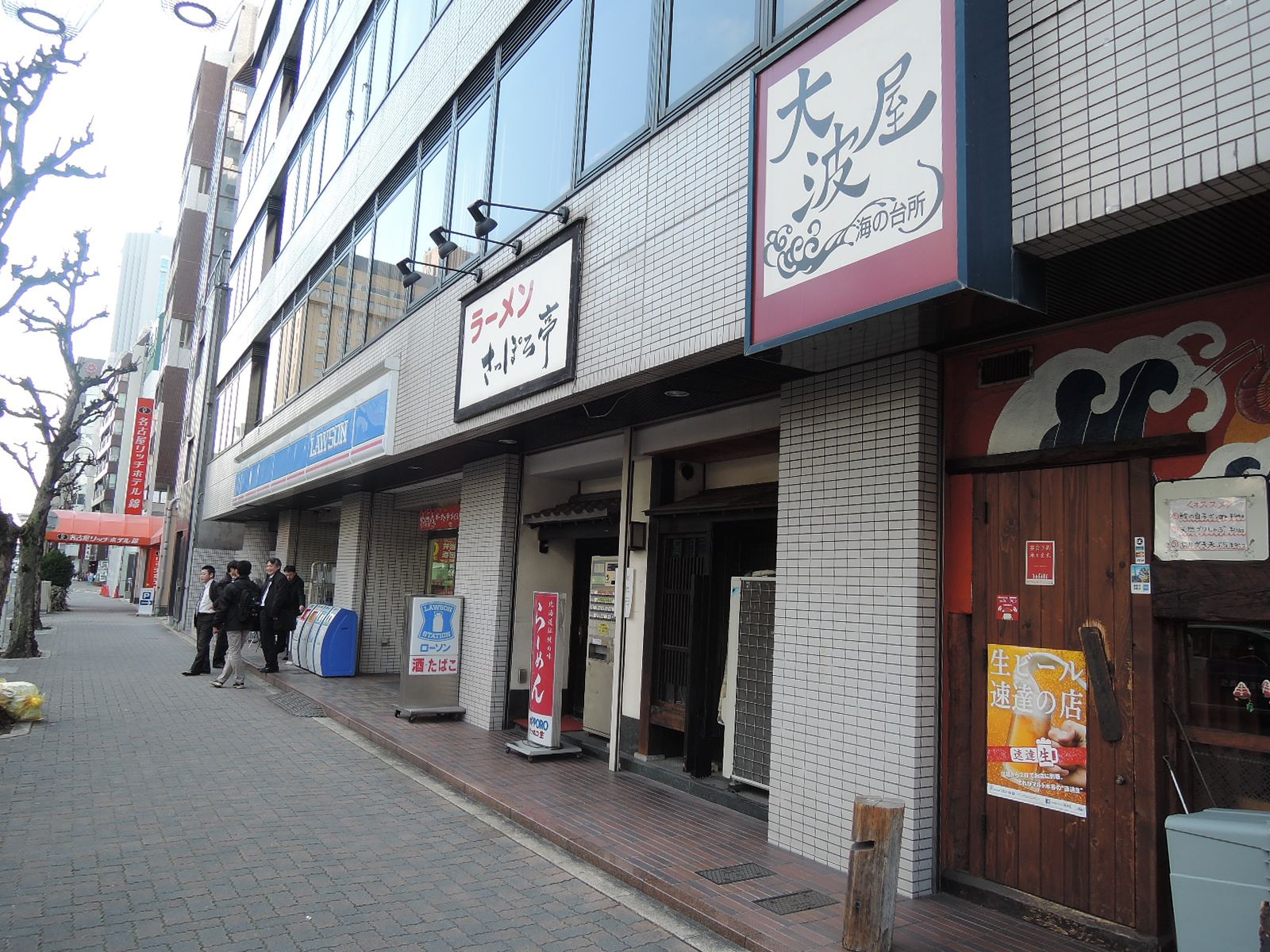 オフィスビル近くのコンビニ･飲食店