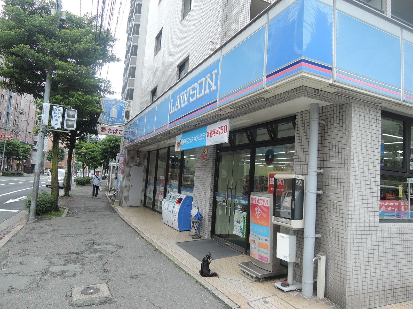 通り沿いのローソン