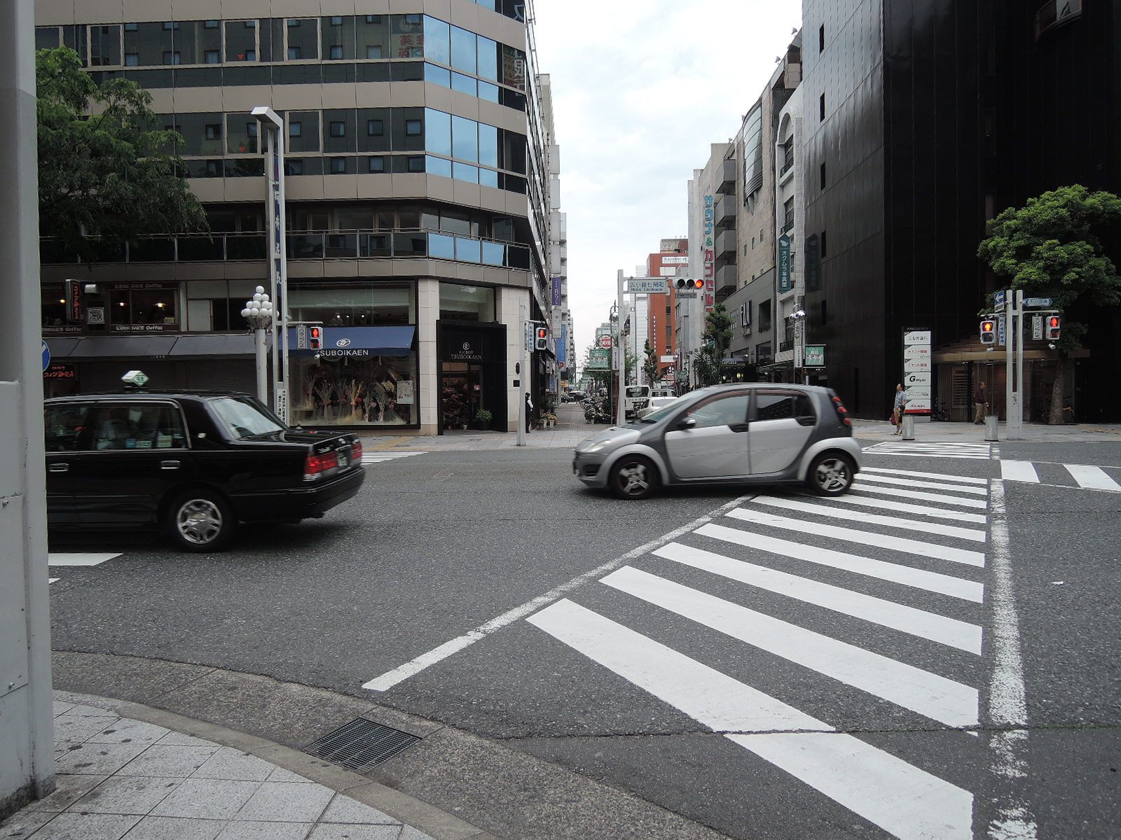 広小路七間町交差点側