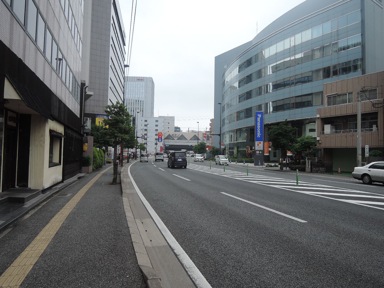大通りから1本入ったところに立地