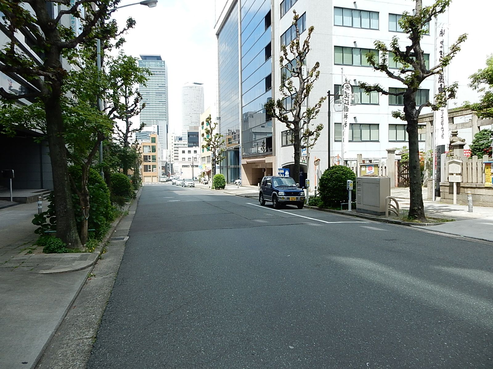 袋町通りに立地