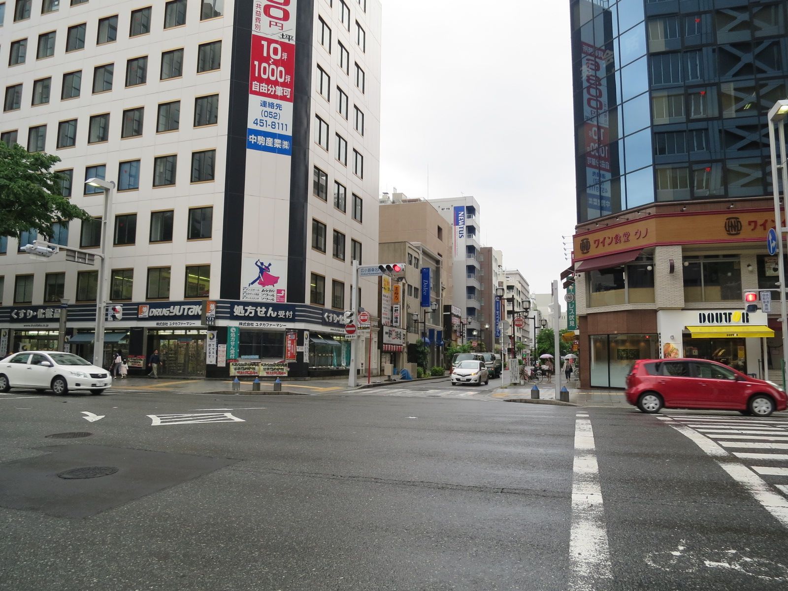 オフィス前面の広小路通