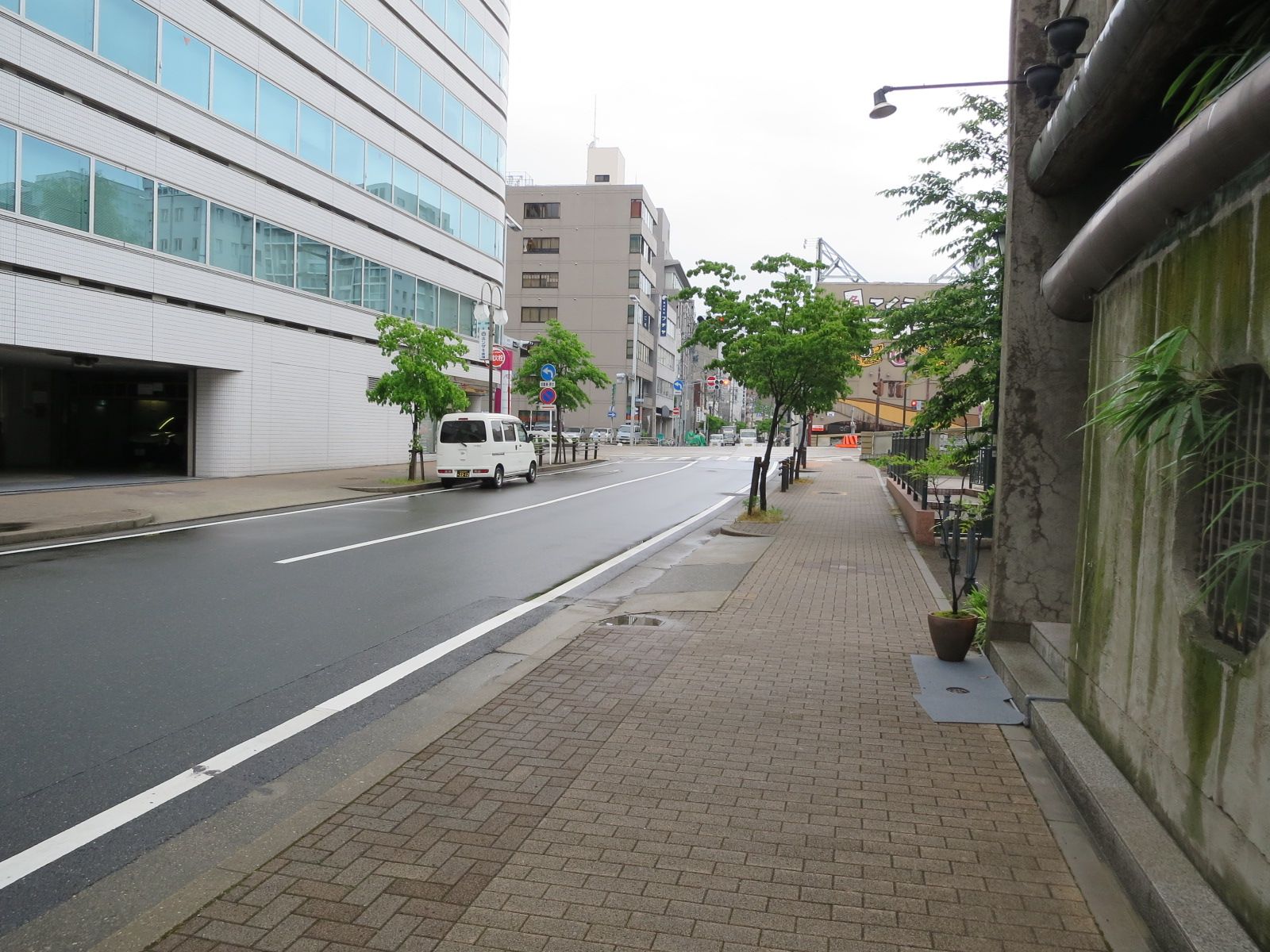 閑静なオフィス環境