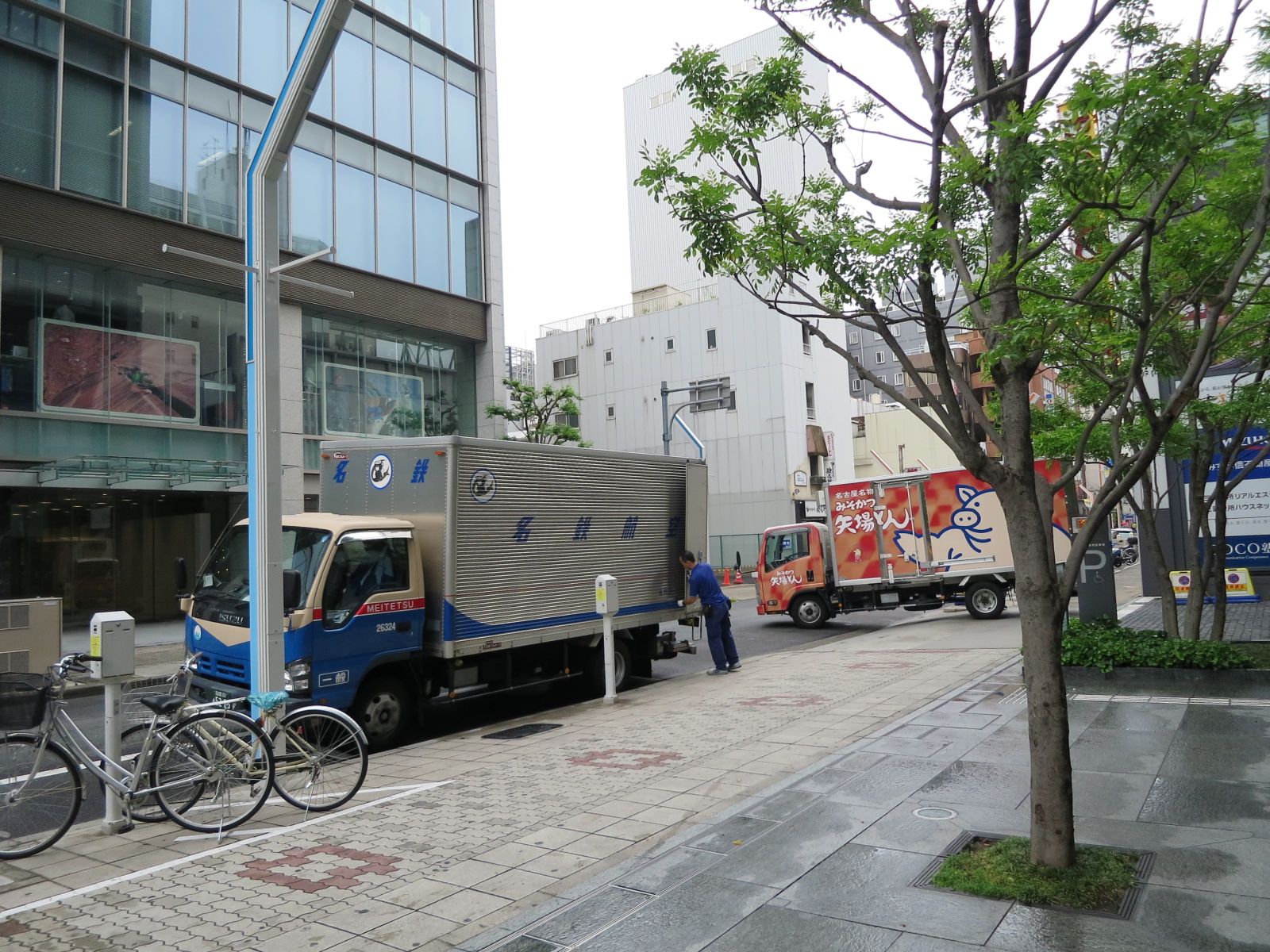 セントライズ栄前面の通り