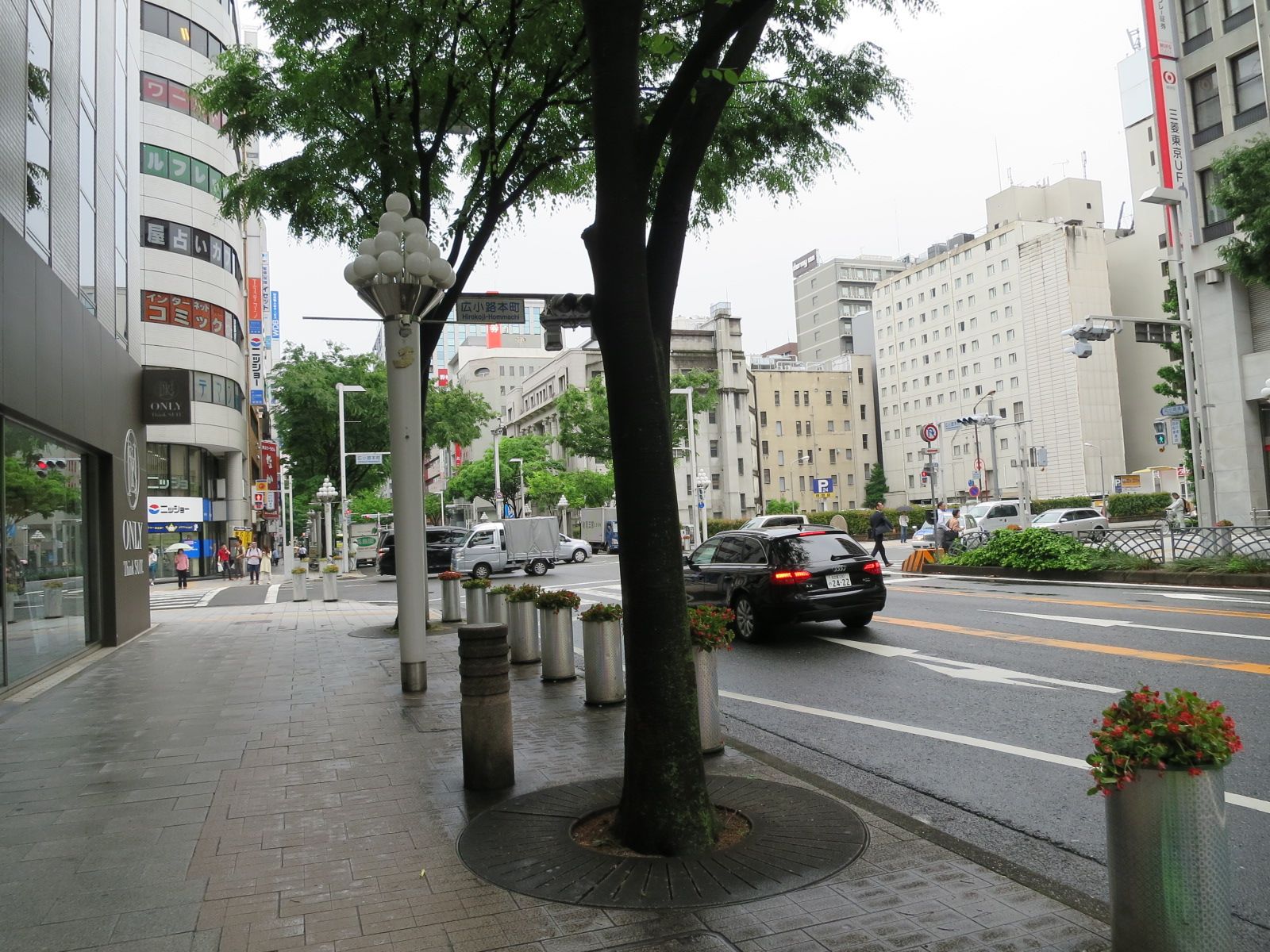 銀行等も点在