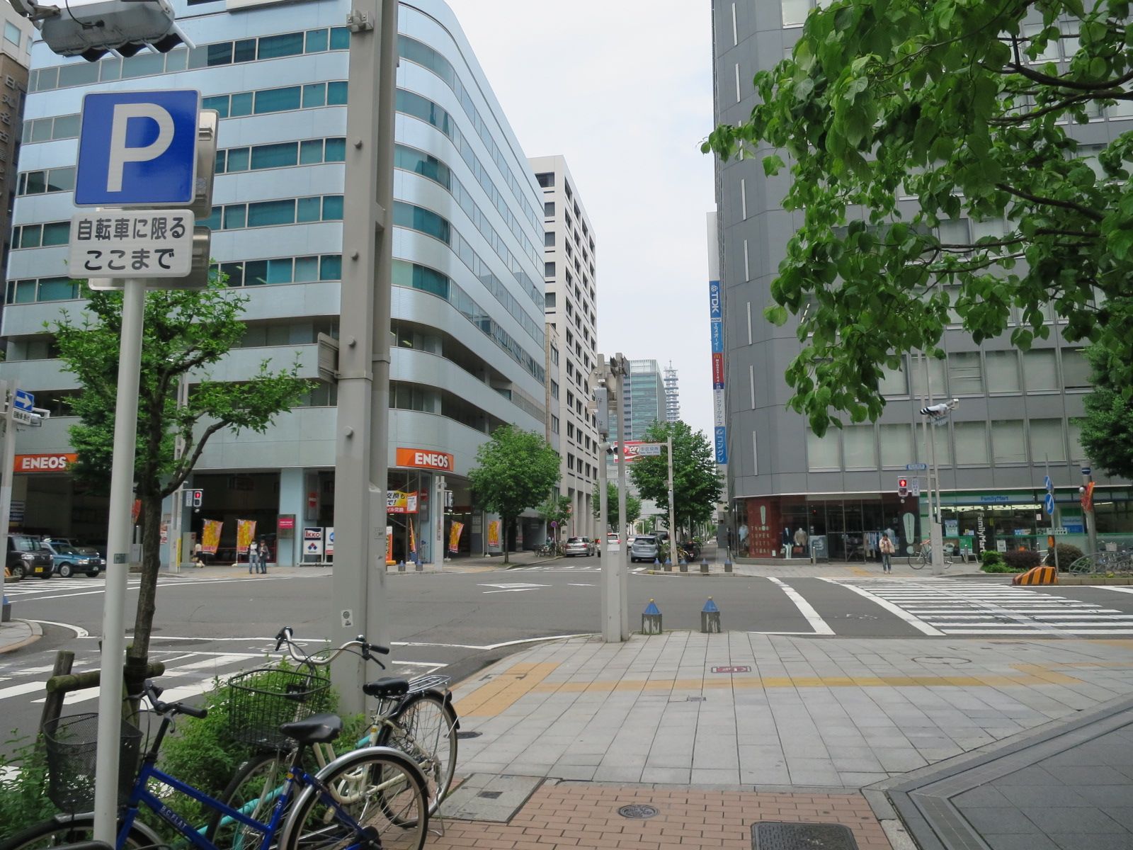 近くのガソリンスタンド