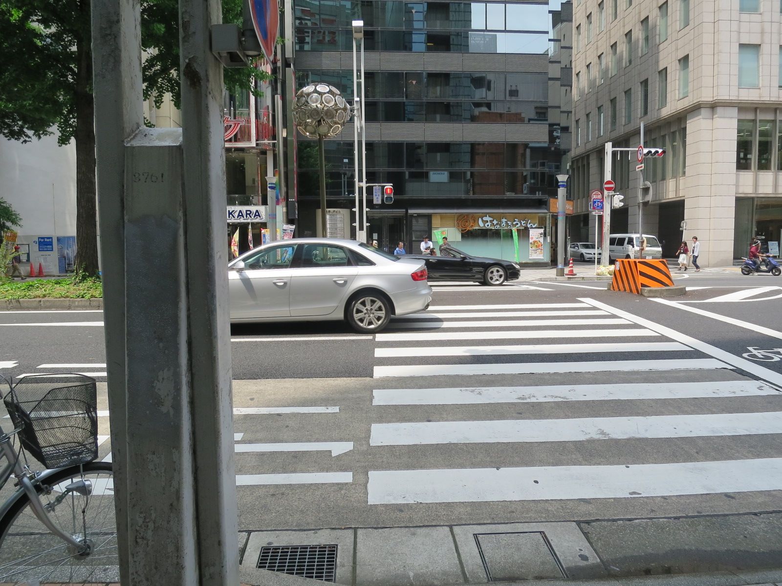 前面の横断歩道