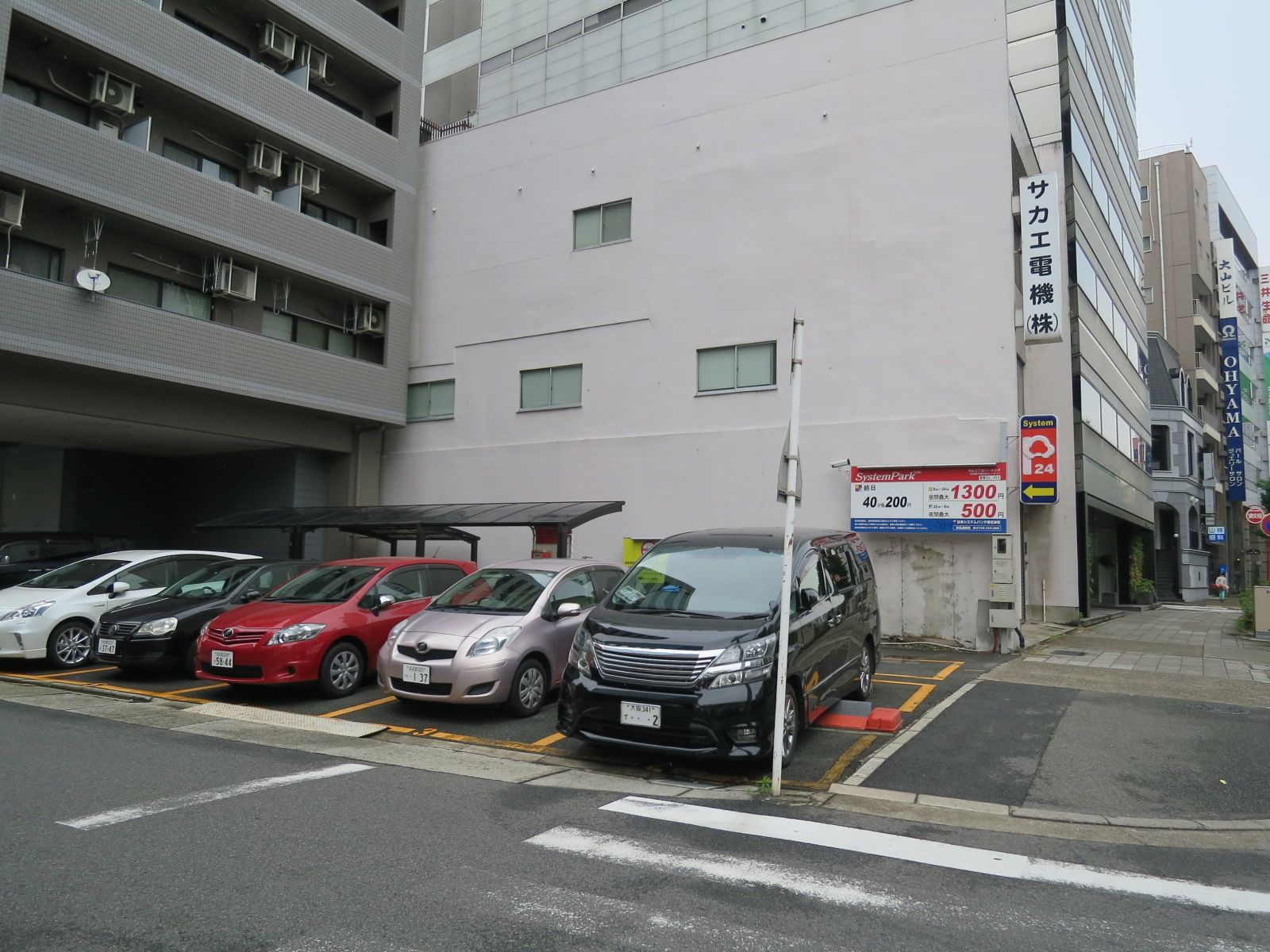時間貸し駐車場有り