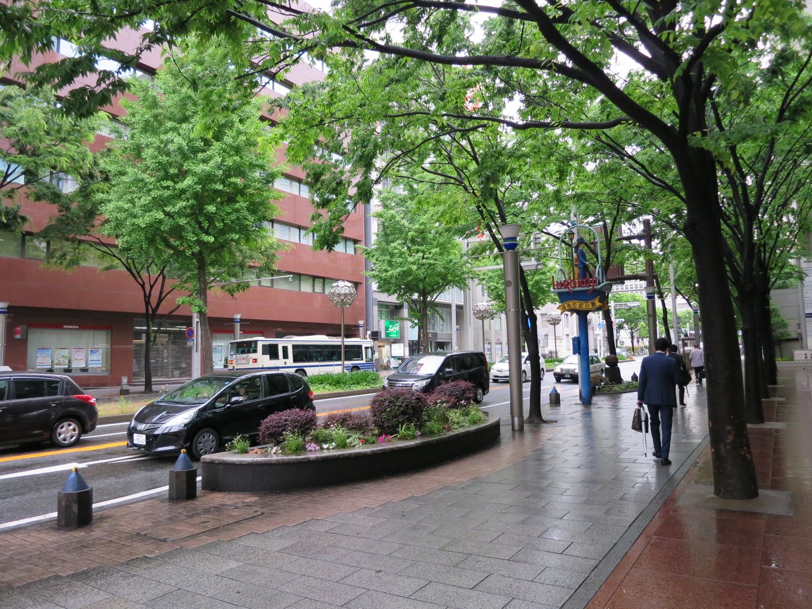 名古屋広小路ビルヂング前面の広小路通り