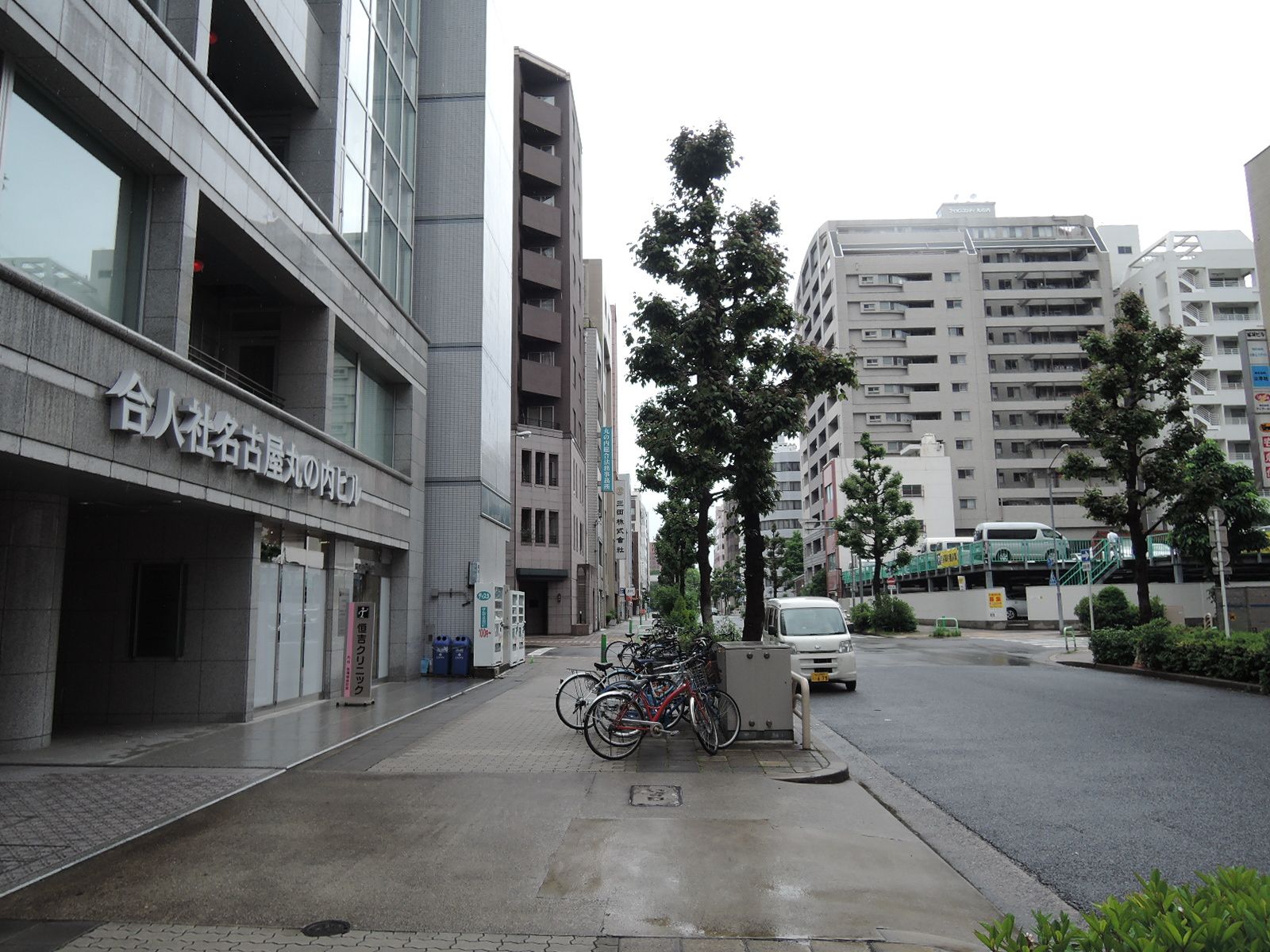 長島町通沿いのオフィスビル