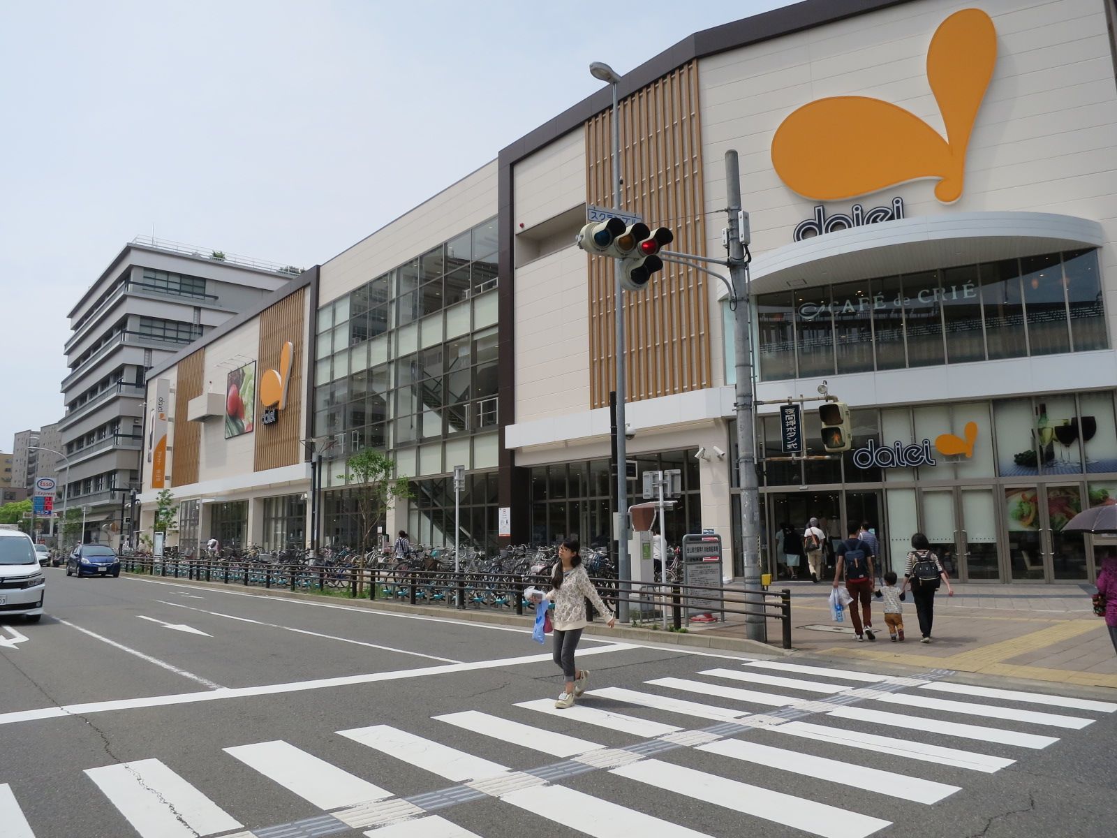 向かいにあるイオン金山店