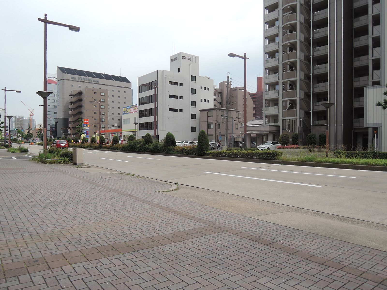 広々とした歩道