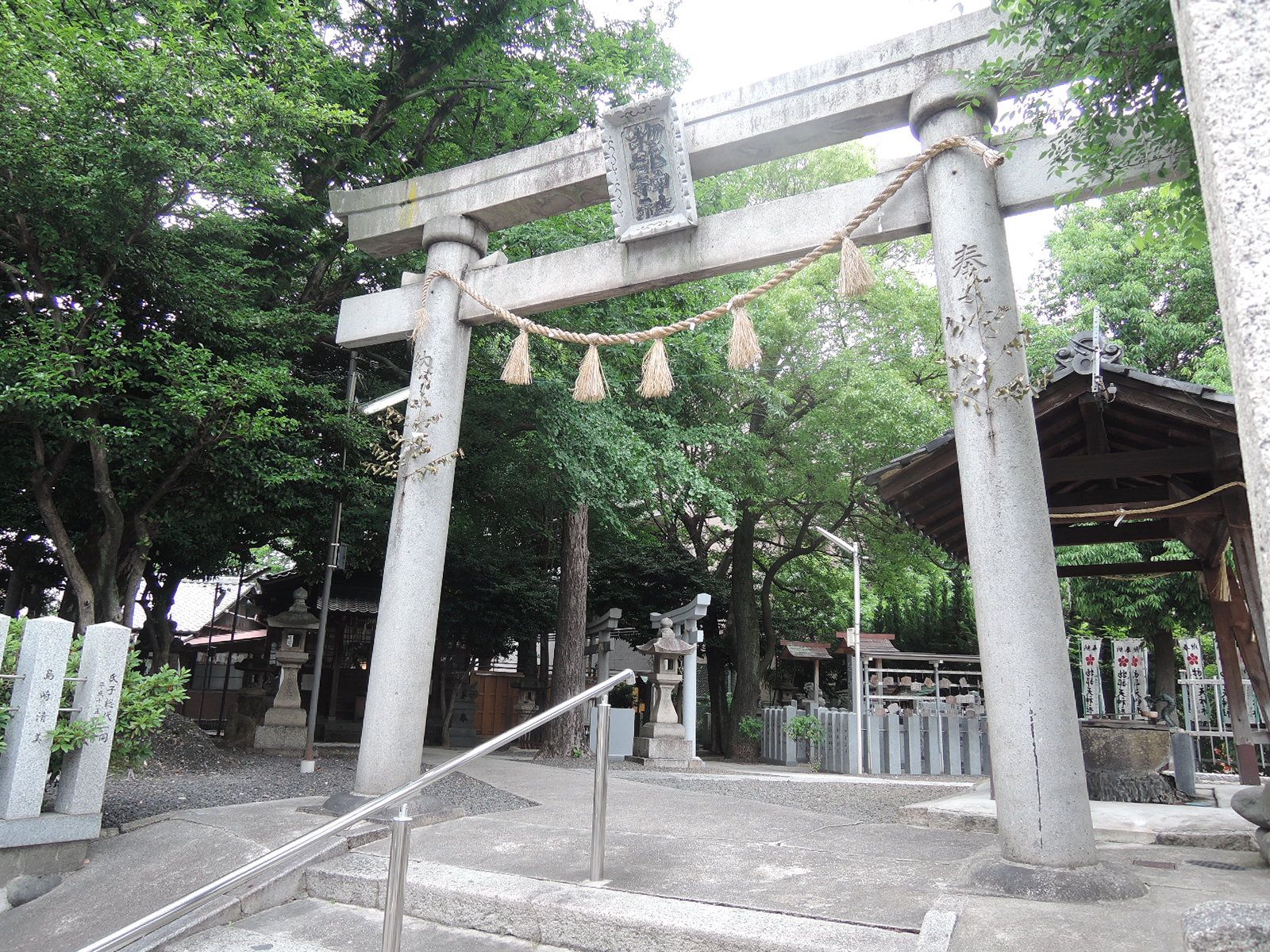 近くにある物部神社