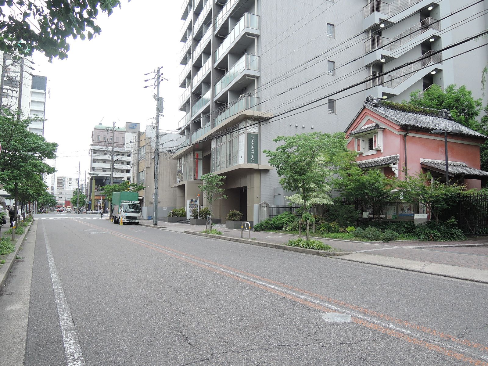 閑静なオフィス環境