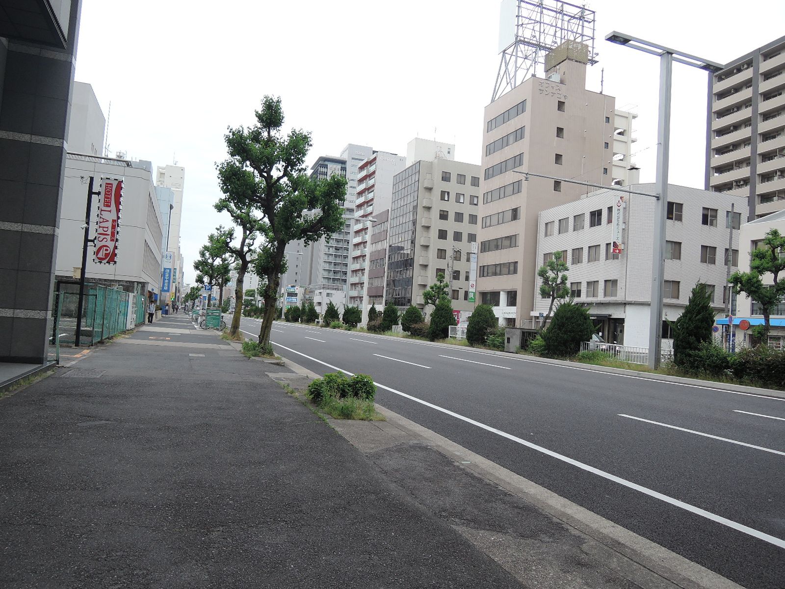 「錦通り」に面したオフィスビル