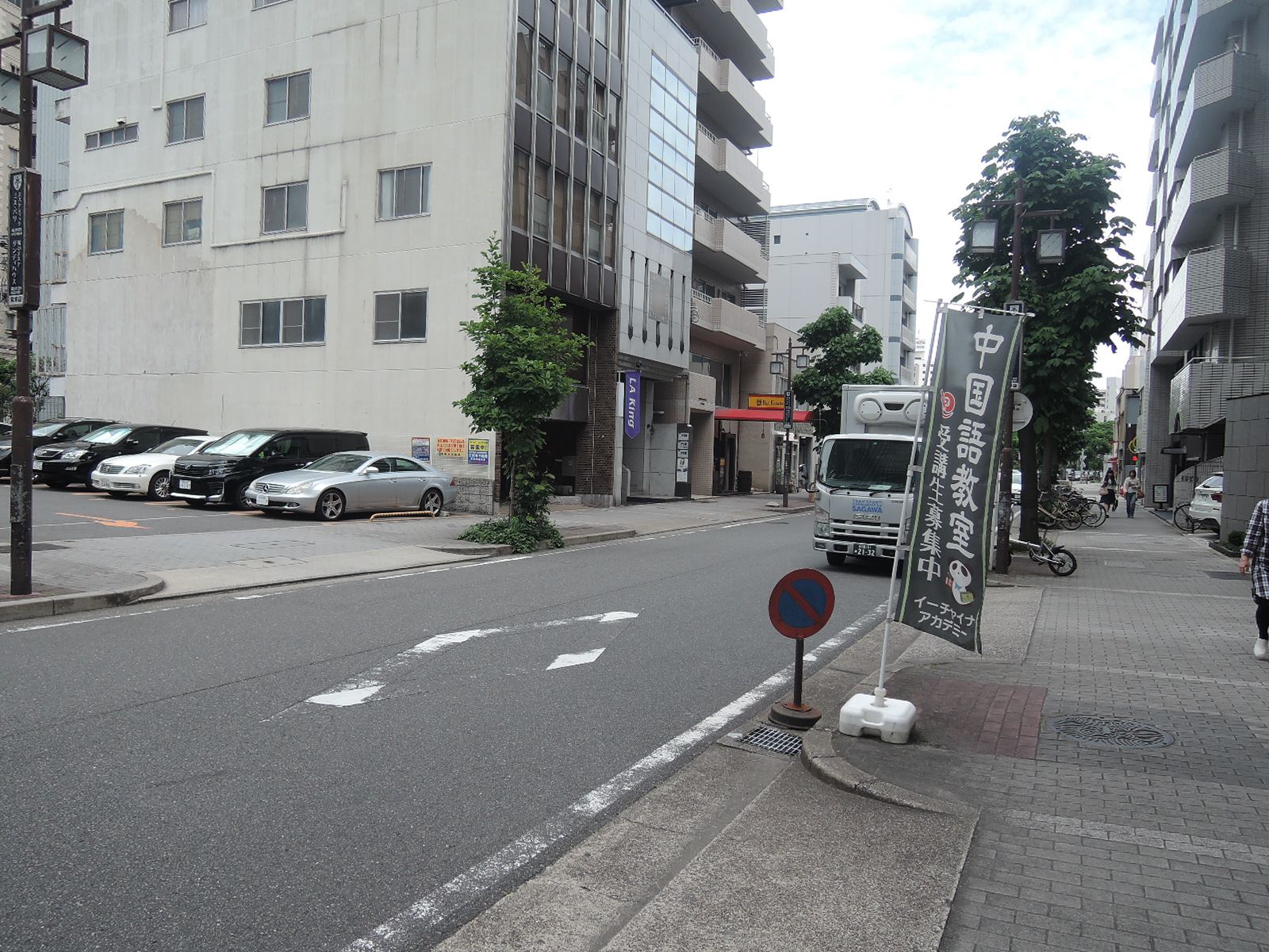 ヒシタ会館前面の通り