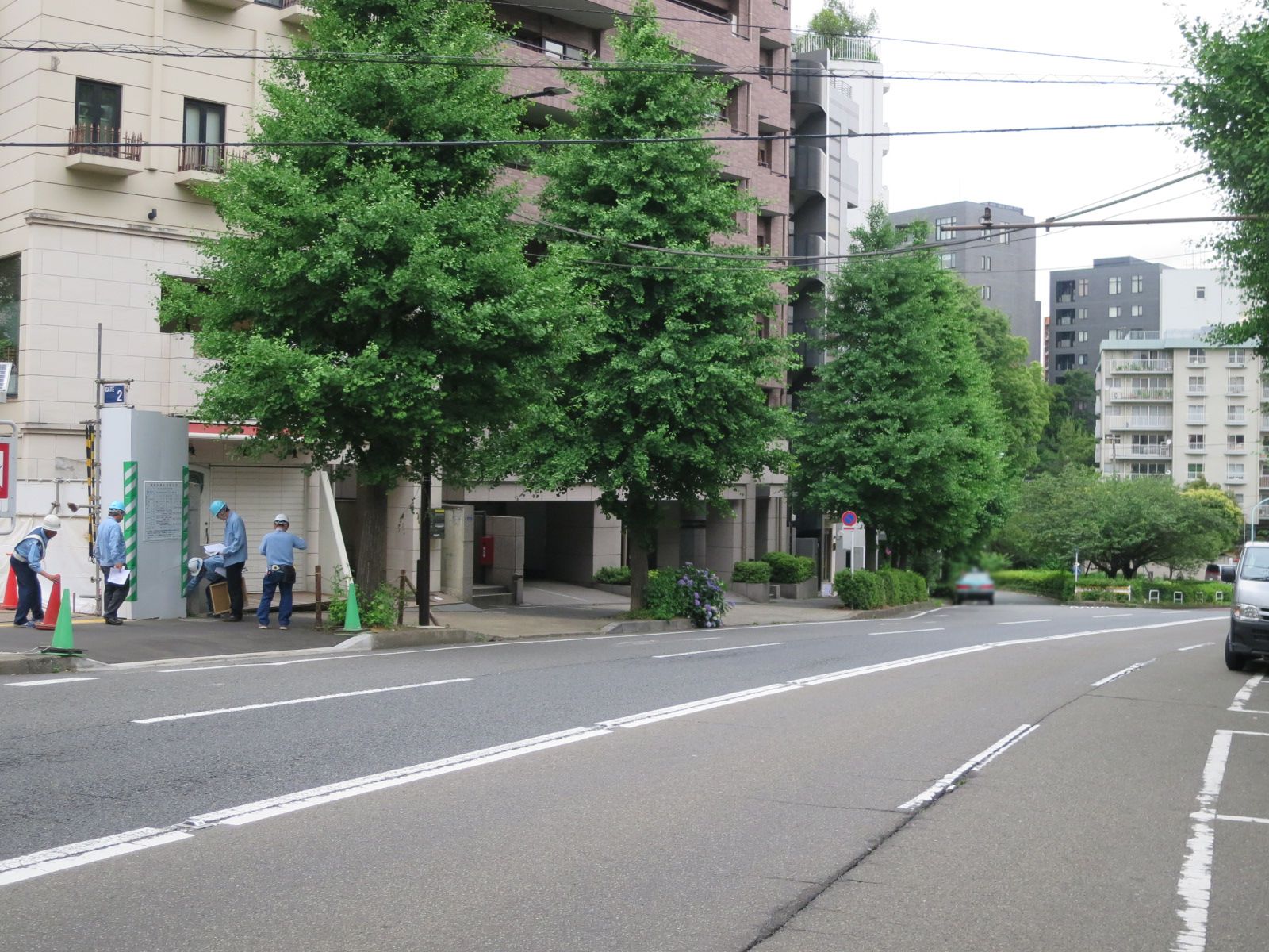 ヴァビル前面の通り