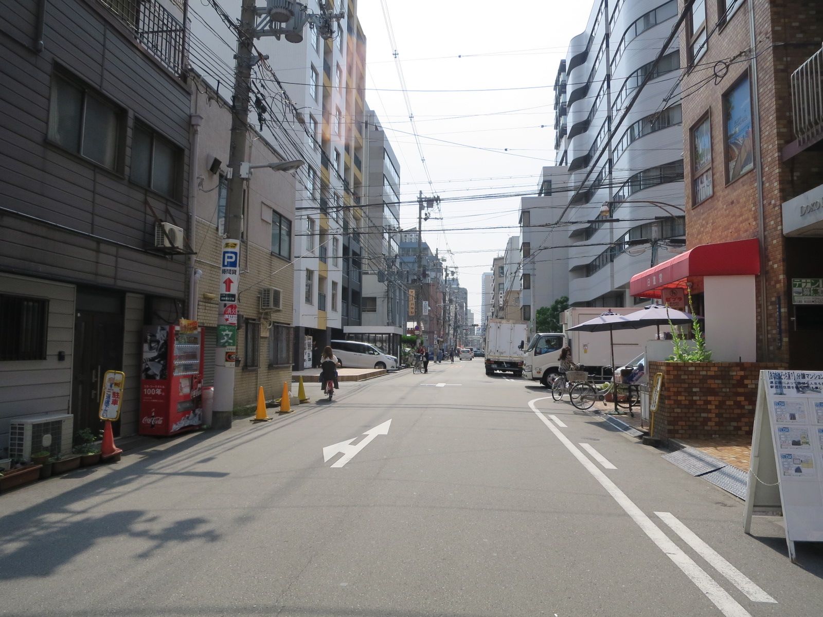 周囲はオフィスビルの多いエリア