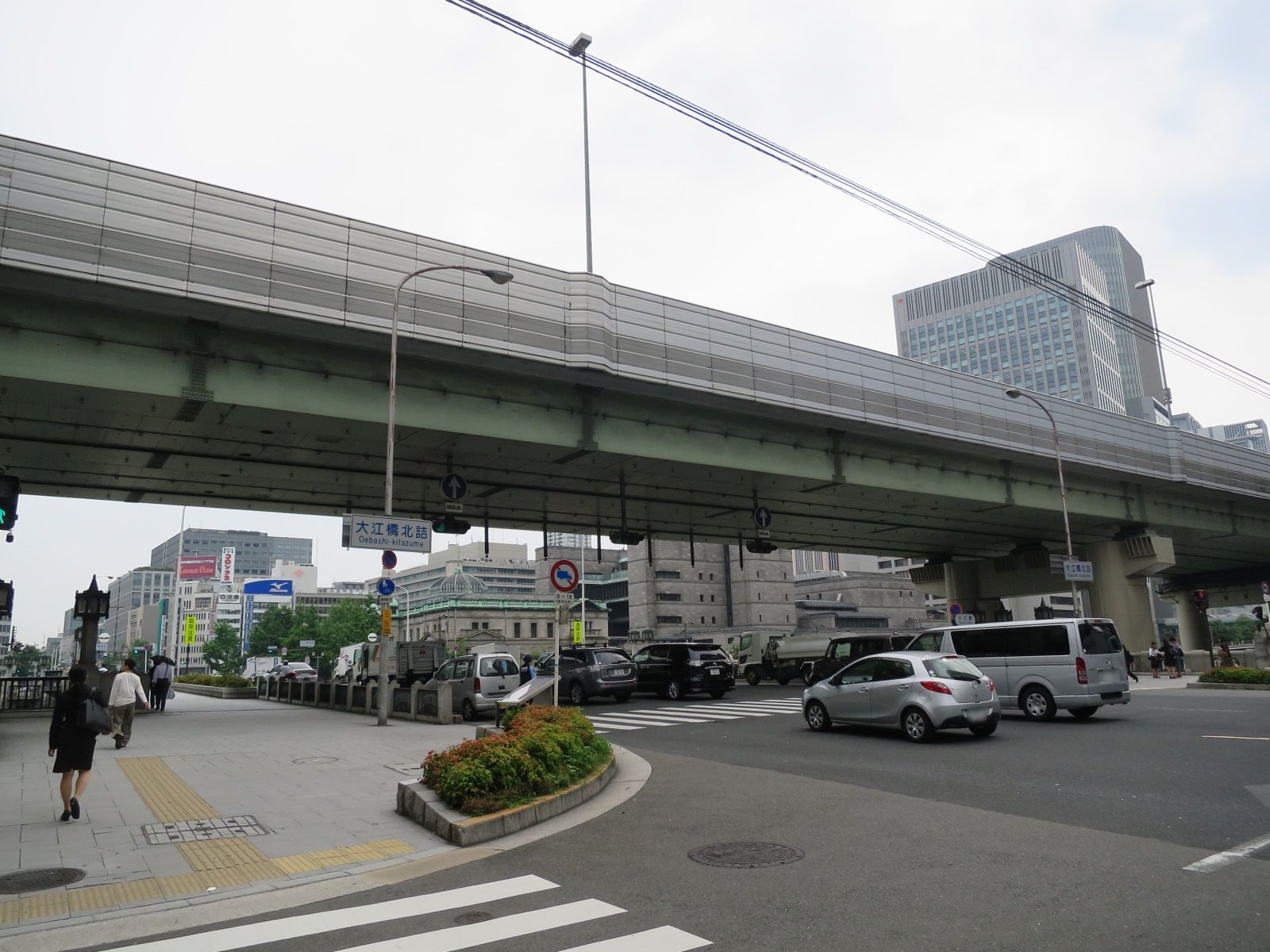 近くの大江橋北詰交差点