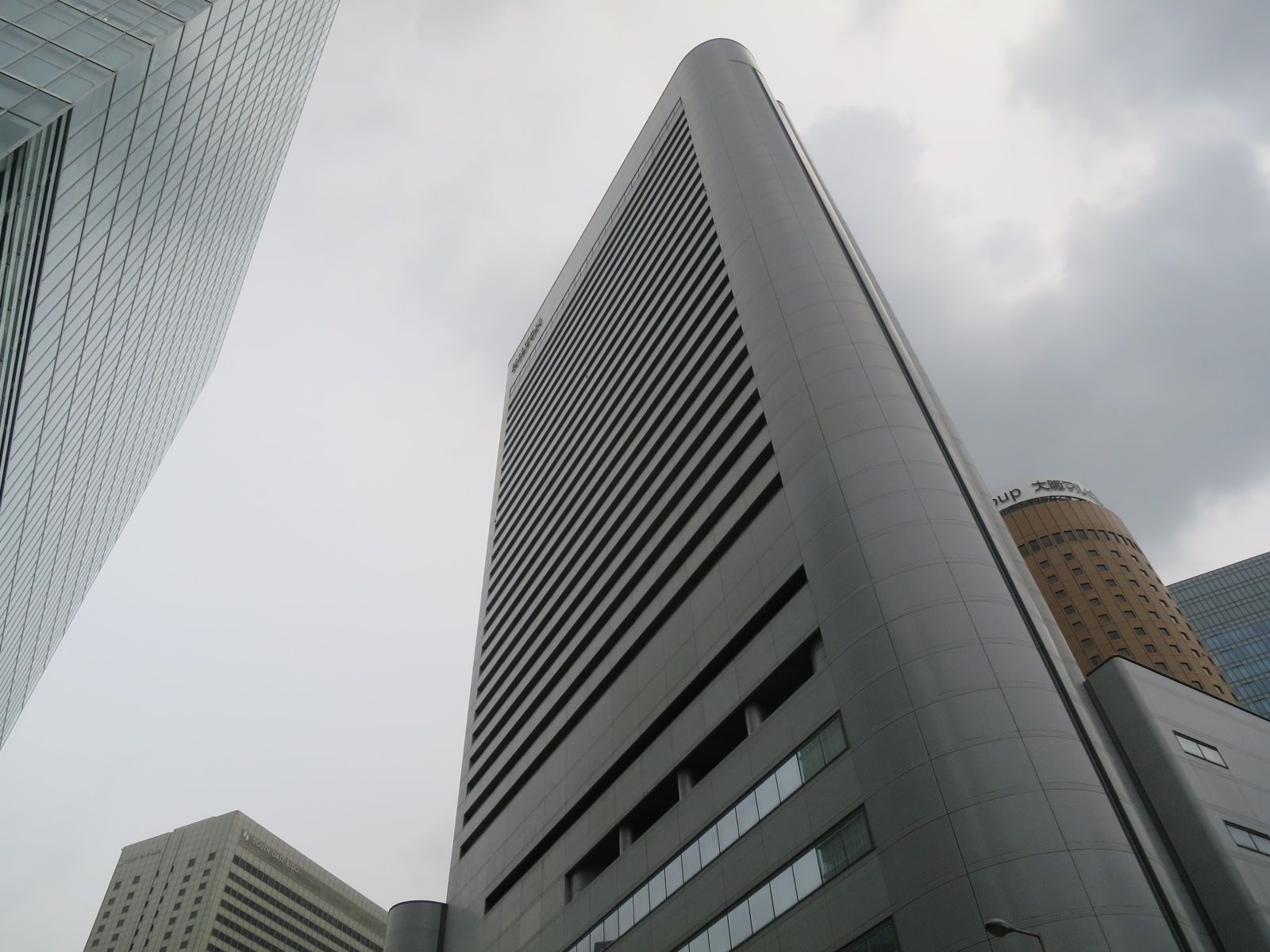 徒歩圏内のヒルトン大阪