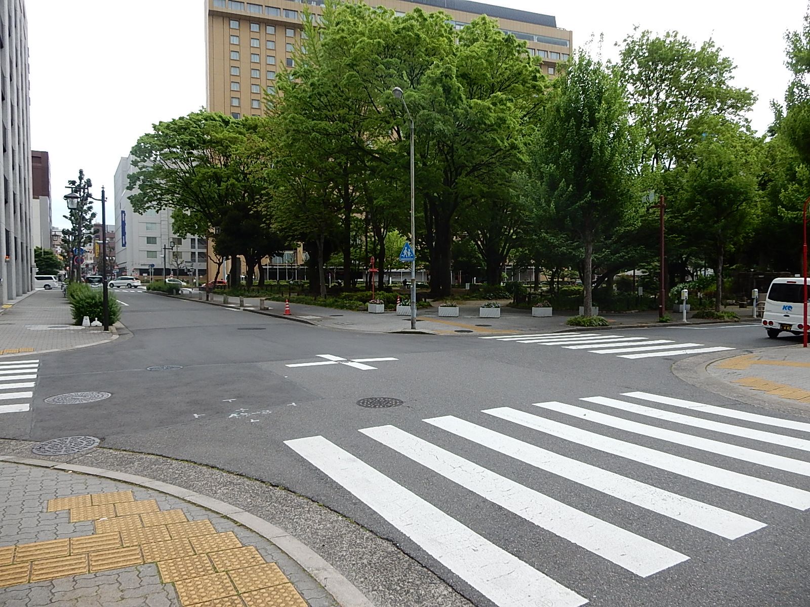 本重町通と御園通の交差点