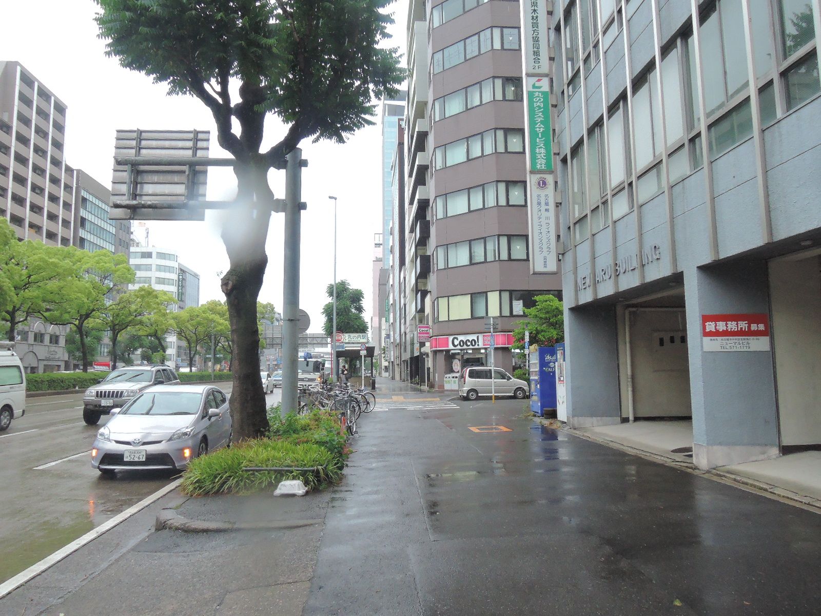 CHIYODA丸の内ビル前面の通り