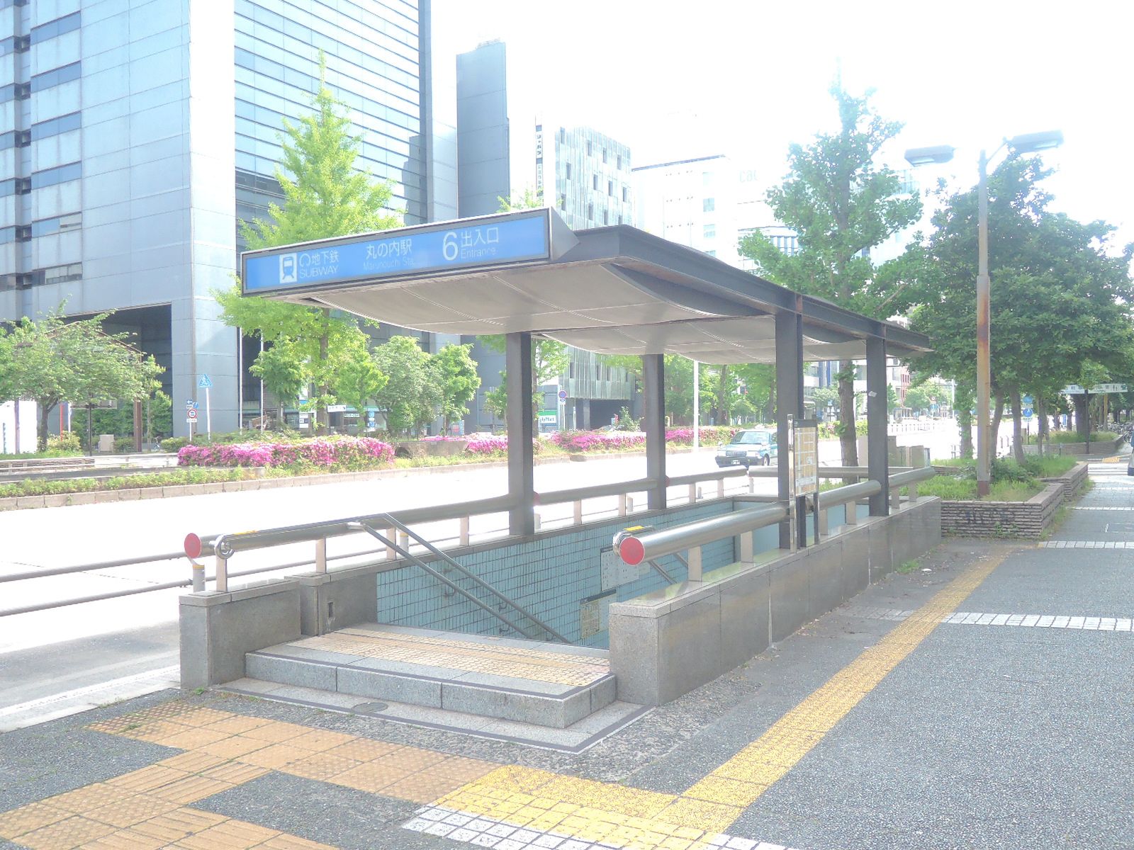 最寄りの丸の内駅