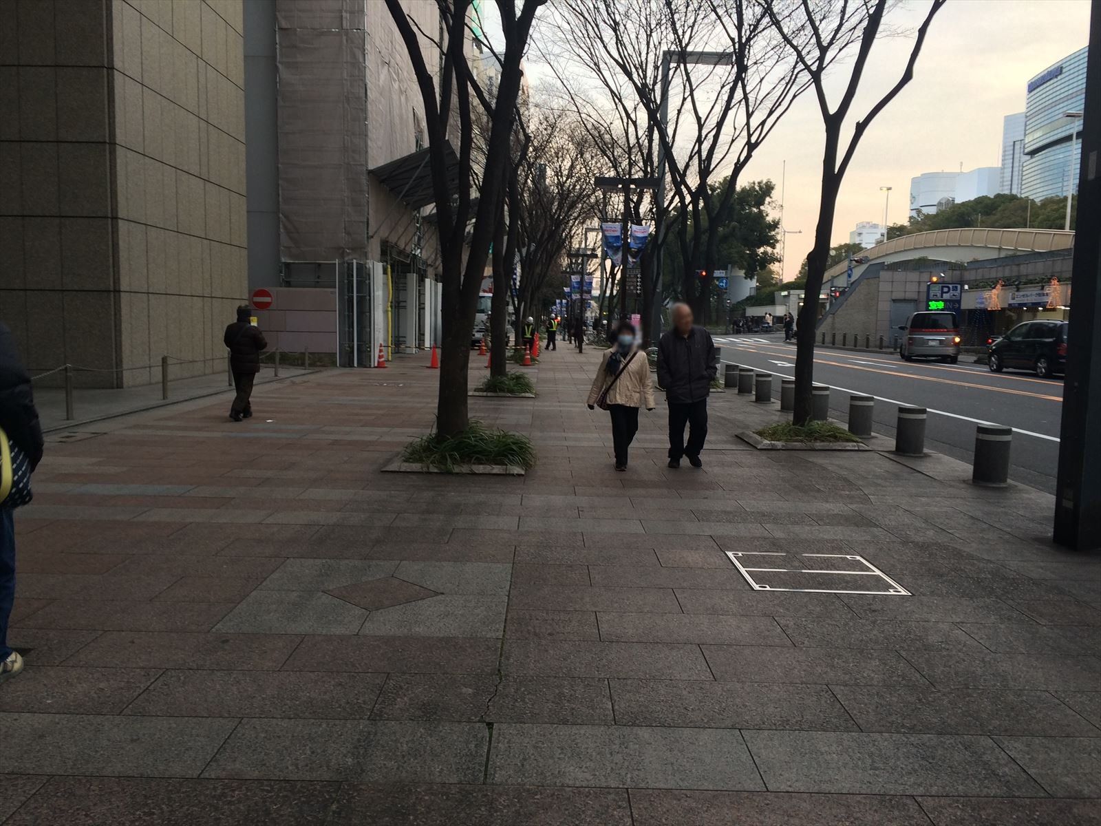 広々とした歩道