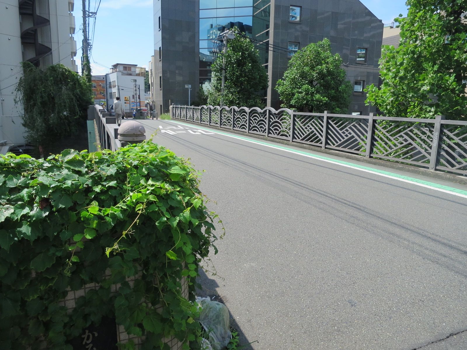 ビル付近の上台橋