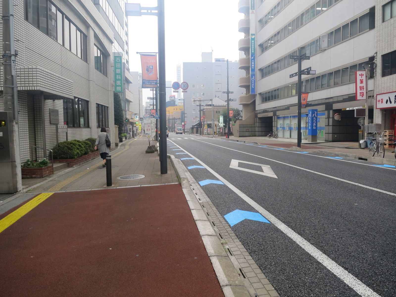 明治安田生命大宮吉敷ビル前面の県道164号線
