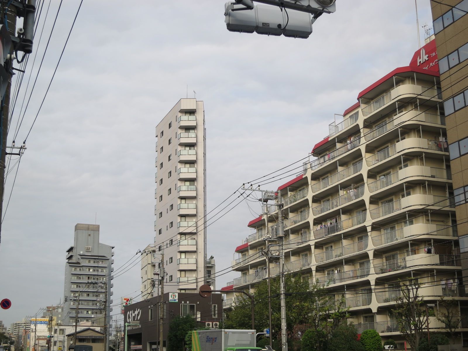 周囲は住宅街