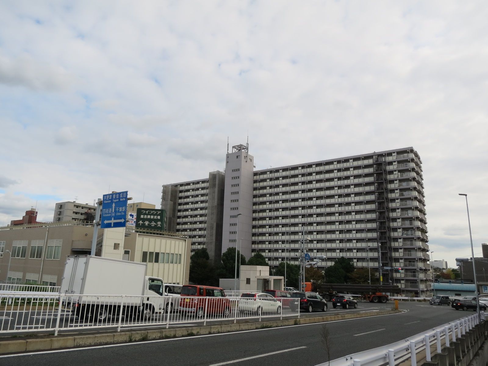 周囲は住宅街