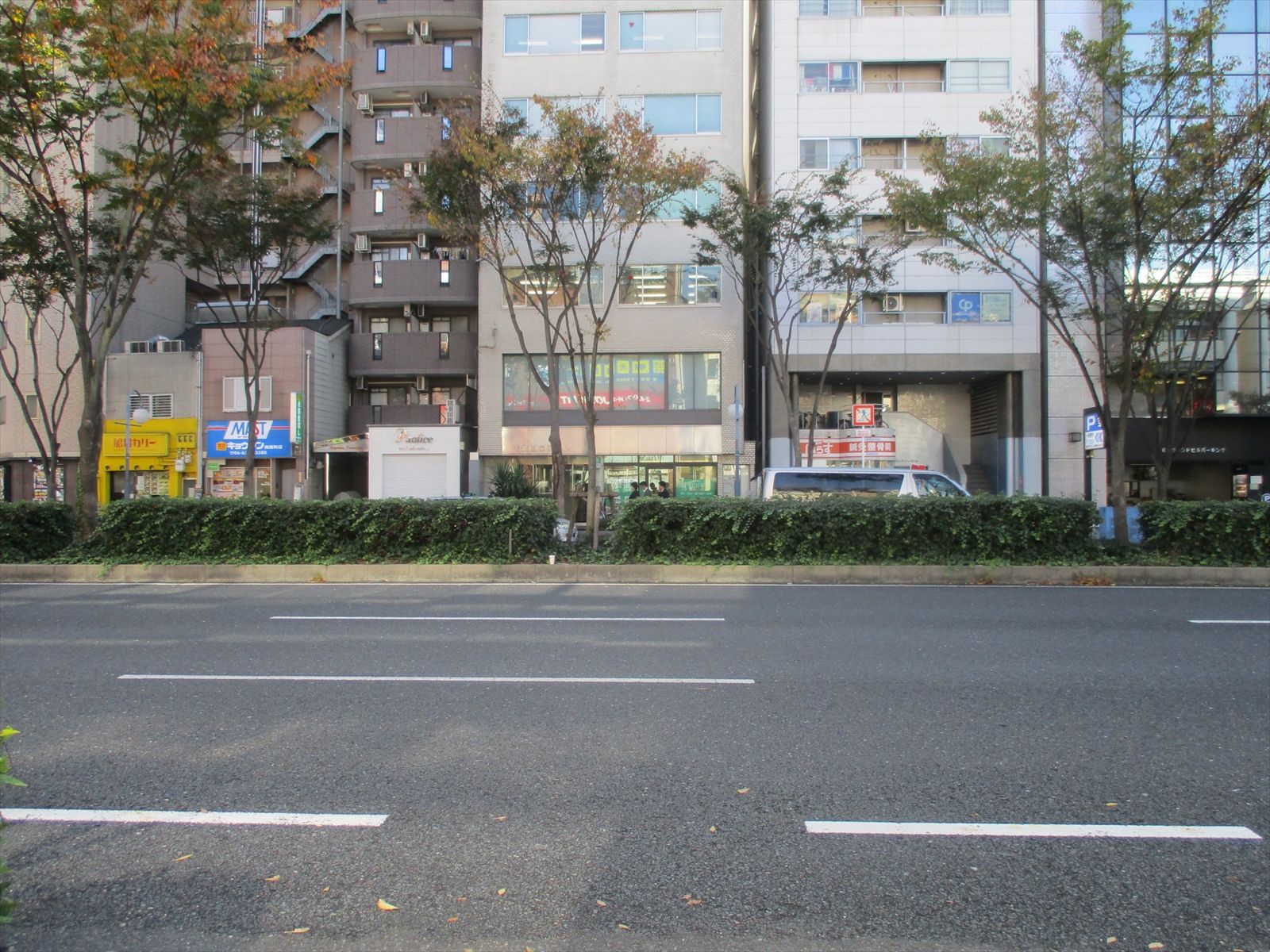 YFC会館前面の京阪国道
