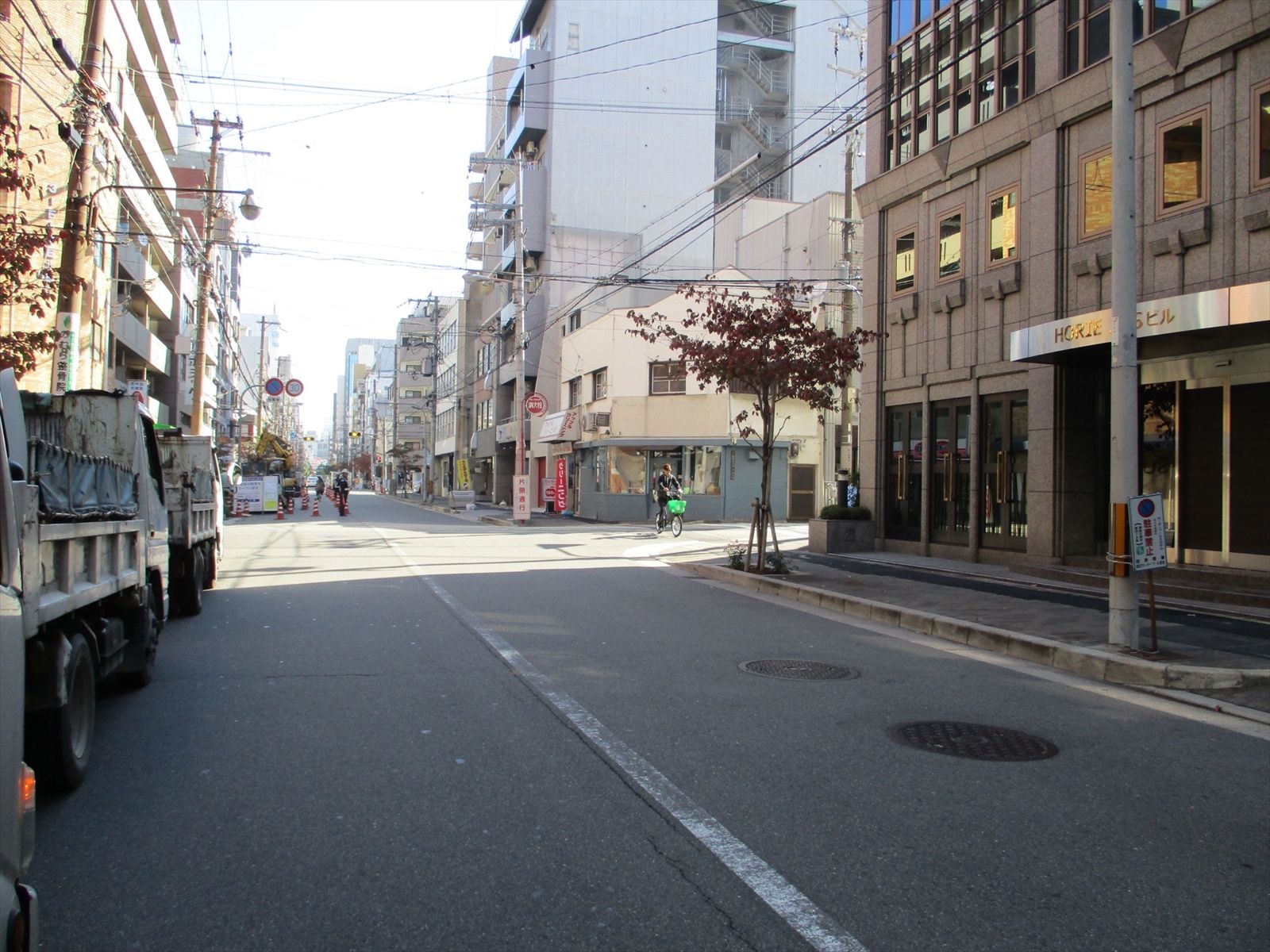 オフィス前の通り