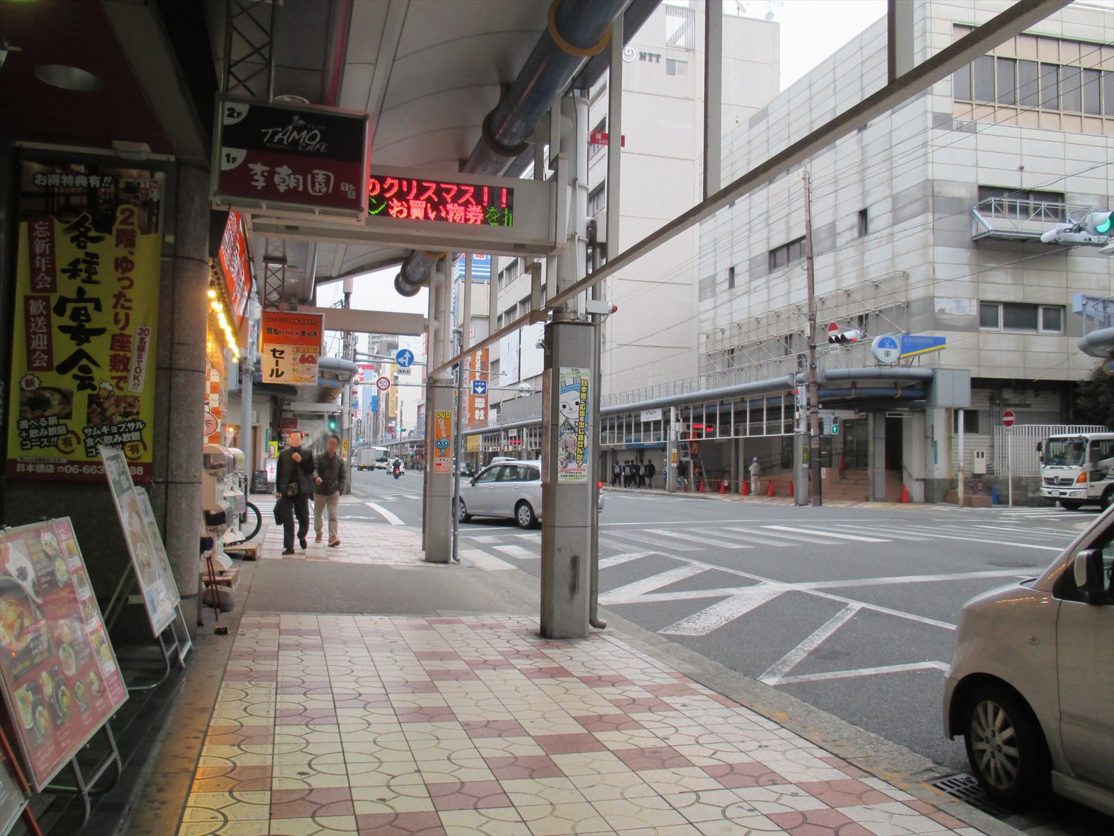 Osaka Metro恵美須町ビル前面の通り